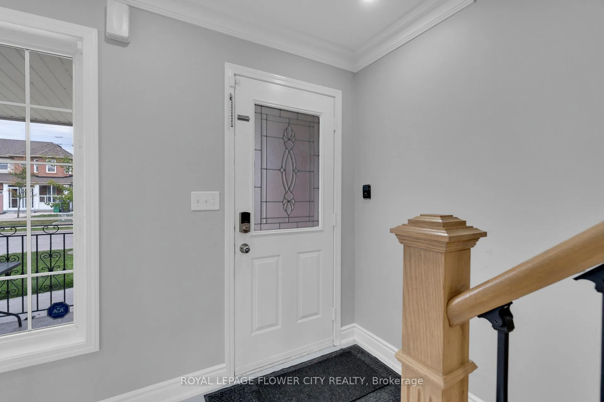 Photo 6 of 51 Sweetwood Circle, Brampton, Fletcher's Meadow — HOMEH