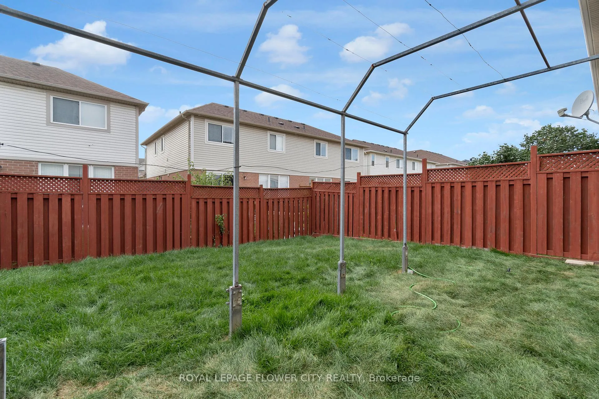 Photo 32 of 51 Sweetwood Circle, Brampton, Fletcher's Meadow — HOMEH