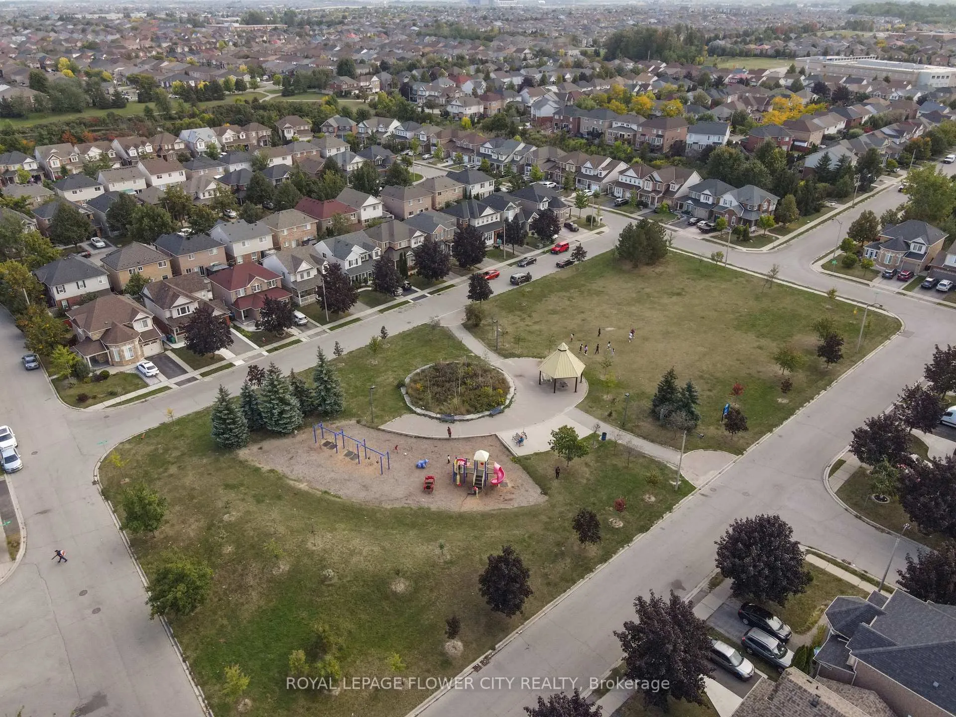 Photo 39 of 51 Sweetwood Circle, Brampton, Fletcher's Meadow — HOMEH