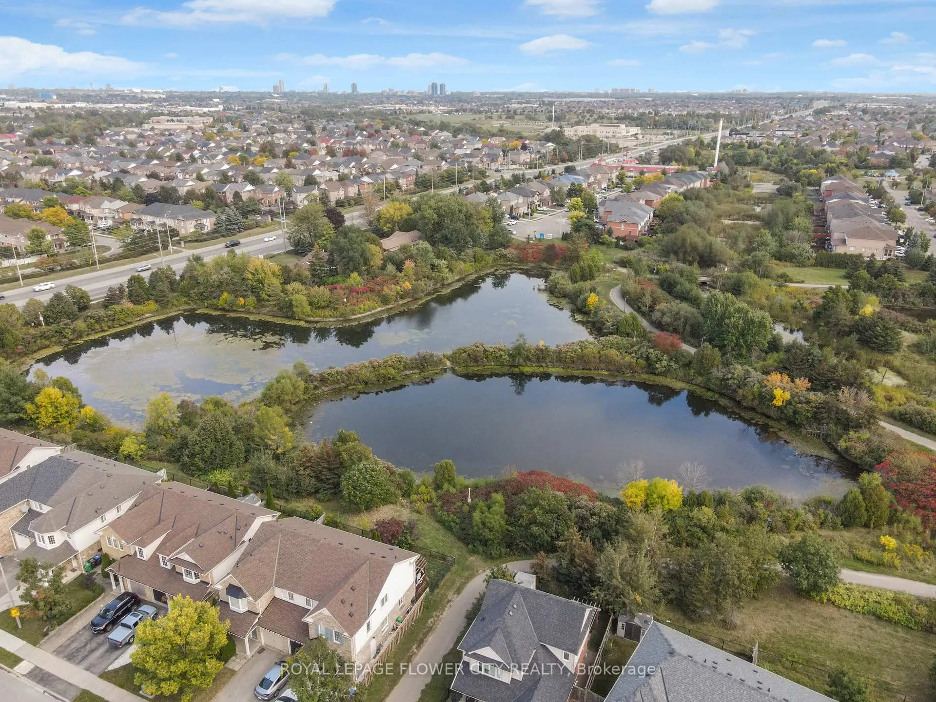 Photo 40 of 51 Sweetwood Circle, Brampton, Fletcher's Meadow — HOMEH