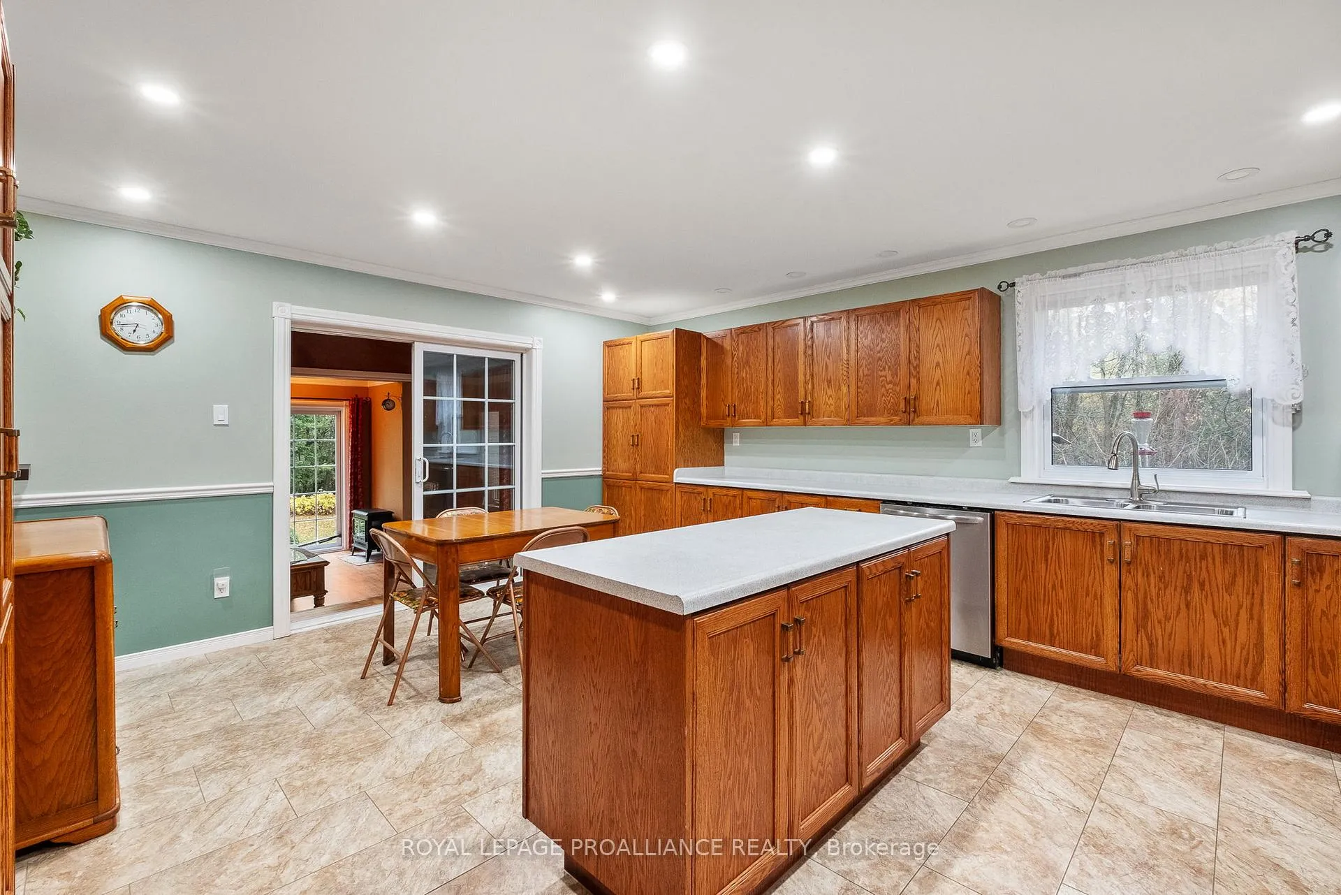 Photo 14 of 260 Drewery Street, Brighton, Rural Brighton — HOMEH