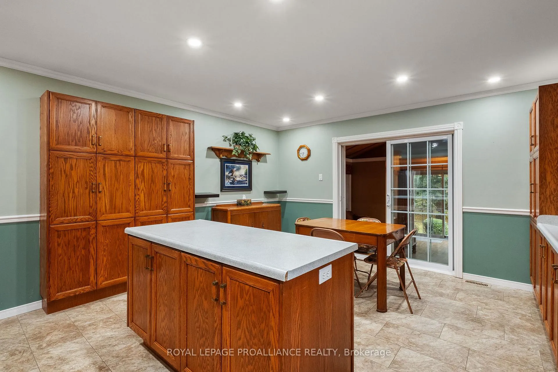 Photo 15 of 260 Drewery Street, Brighton, Rural Brighton — HOMEH