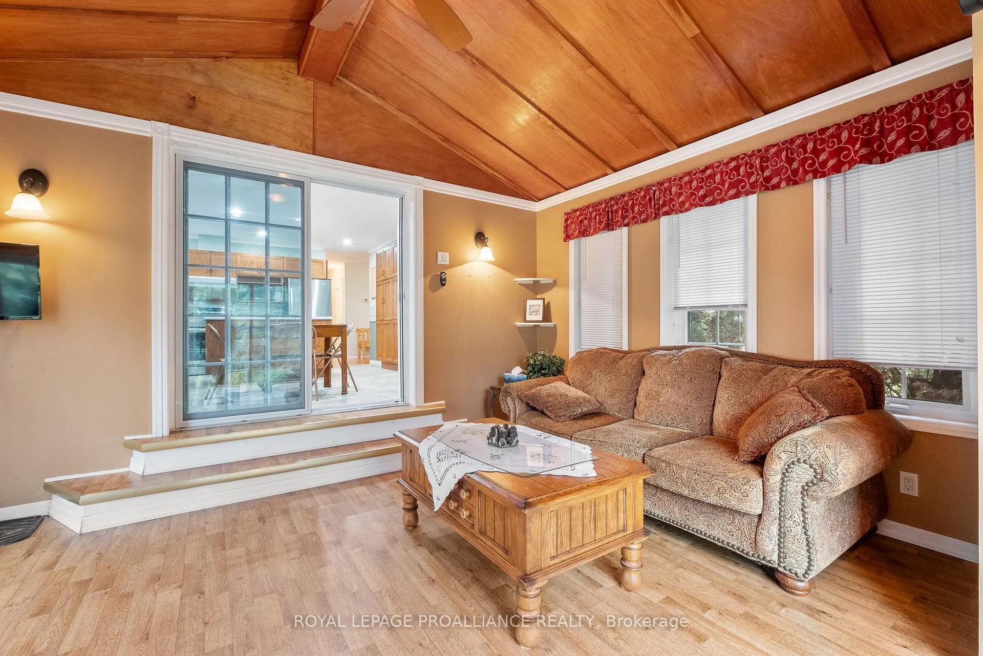 Photo 19 of 260 Drewery Street, Brighton, Rural Brighton — HOMEH