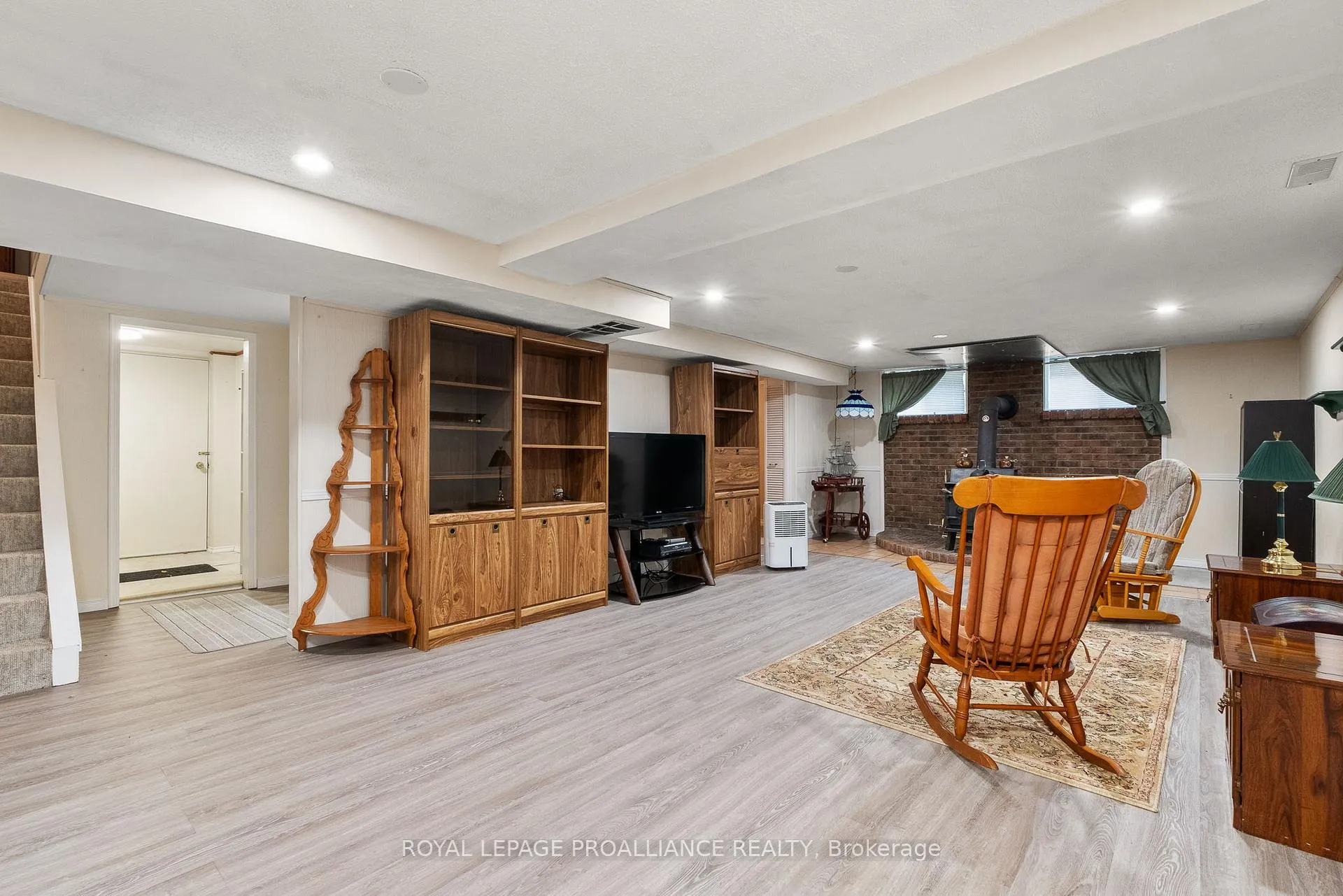 Photo 33 of 260 Drewery Street, Brighton, Rural Brighton — HOMEH