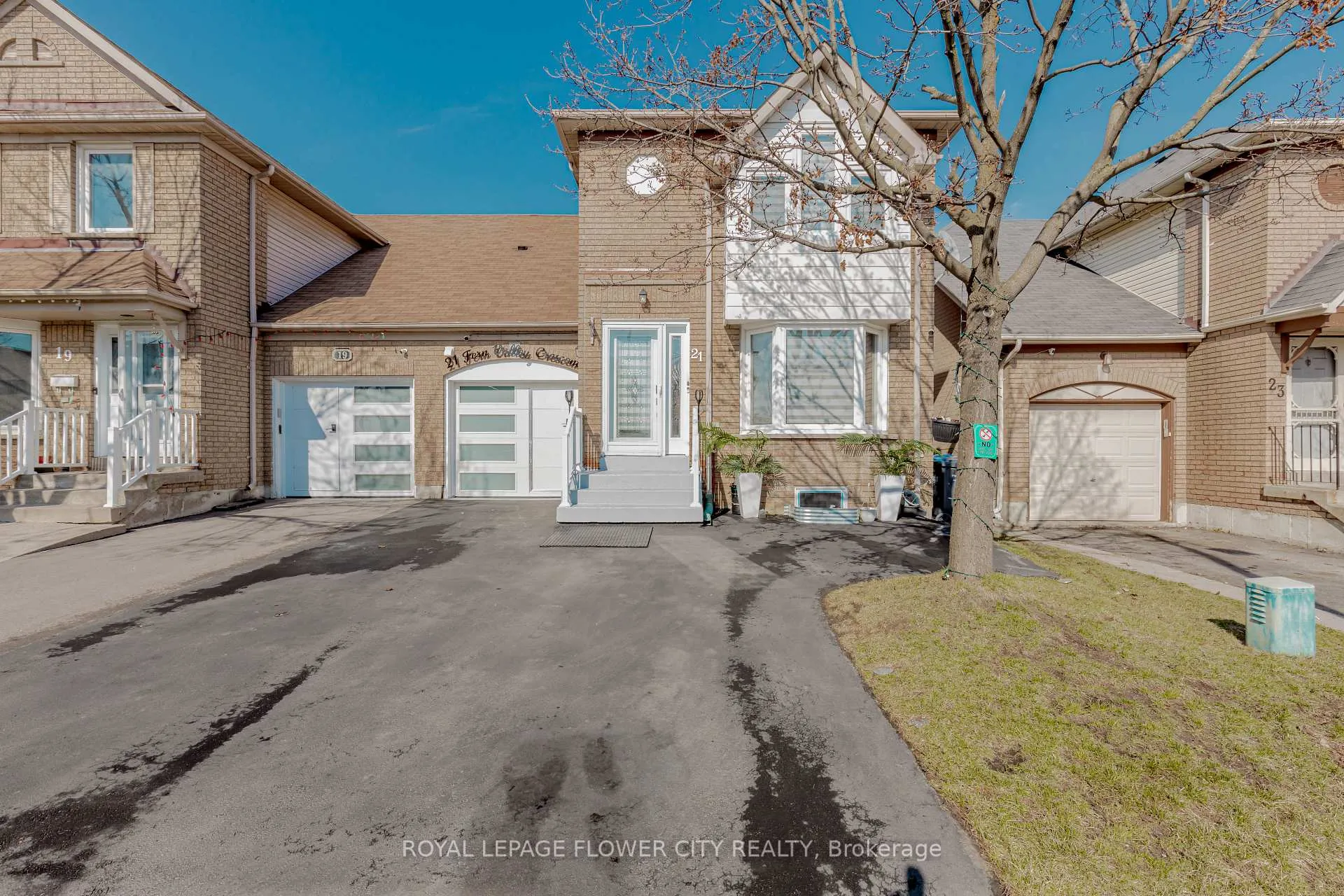 Photo 1 of 21 Fern Valley Crescent, Brampton, Sandringham-Wellington — HOMEH