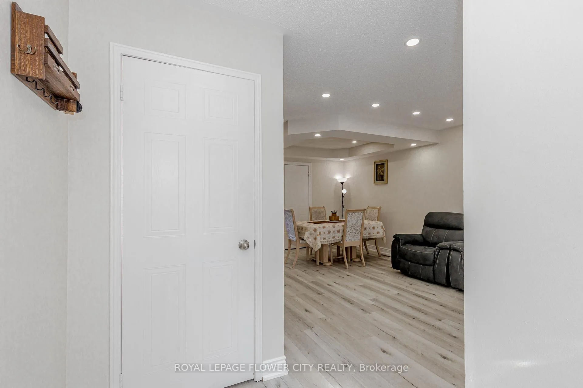 Photo 7 of 21 Fern Valley Crescent, Brampton, Sandringham-Wellington — HOMEH