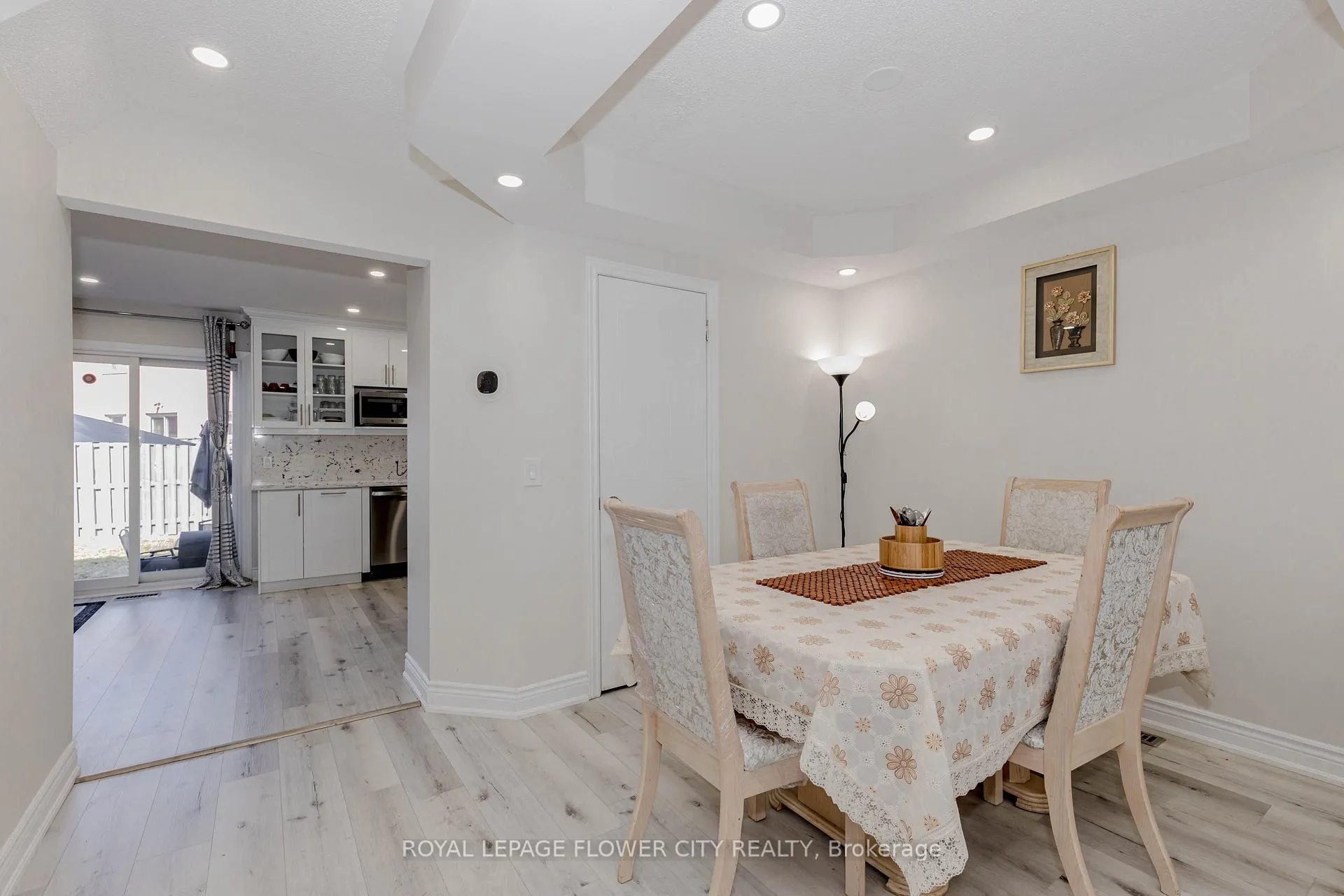 Photo 11 of 21 Fern Valley Crescent, Brampton, Sandringham-Wellington — HOMEH