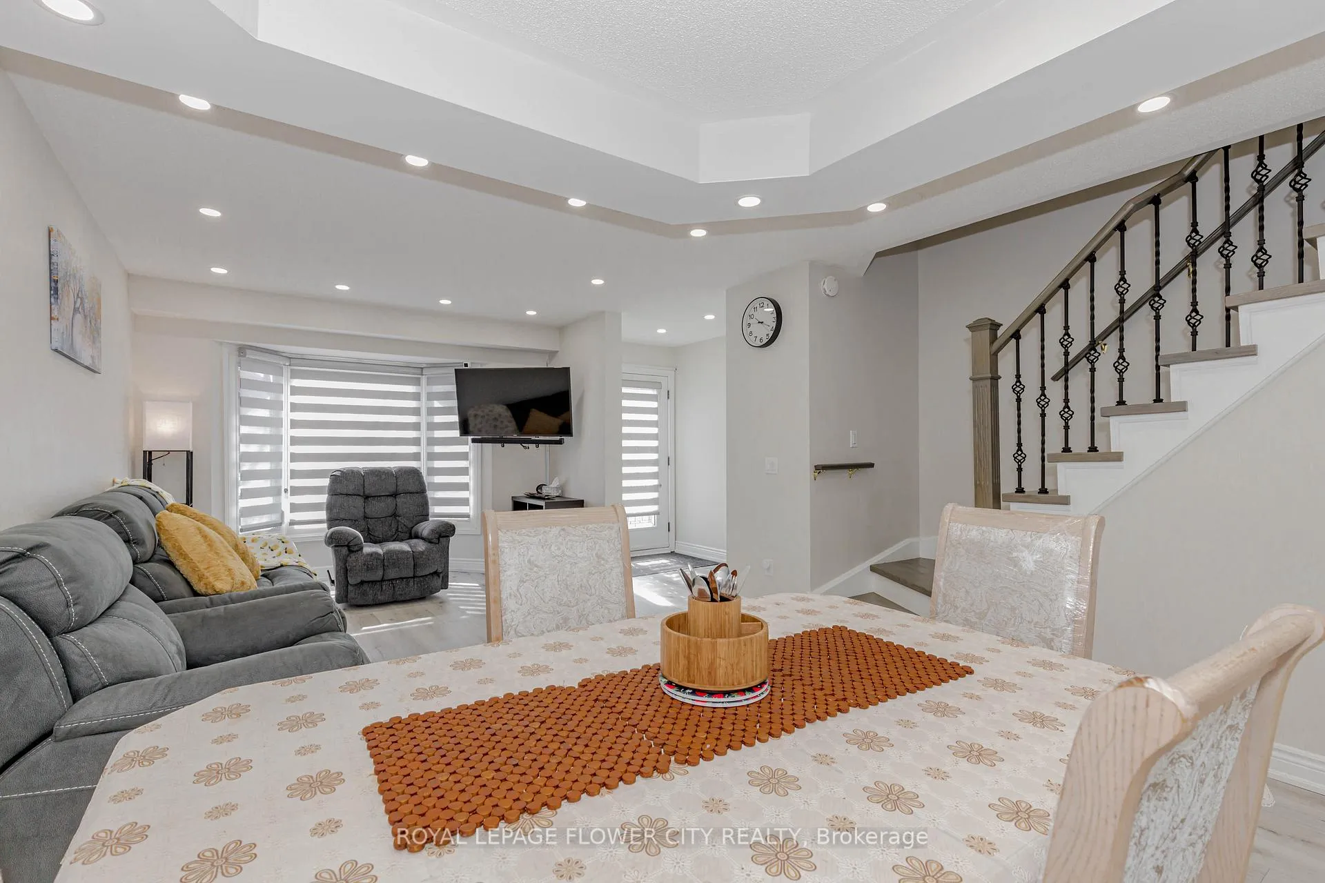 Photo 12 of 21 Fern Valley Crescent, Brampton, Sandringham-Wellington — HOMEH