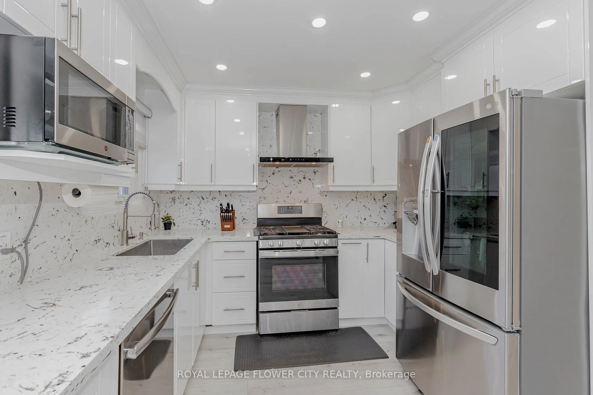 Photo 15 of 21 Fern Valley Crescent, Brampton, Sandringham-Wellington — HOMEH