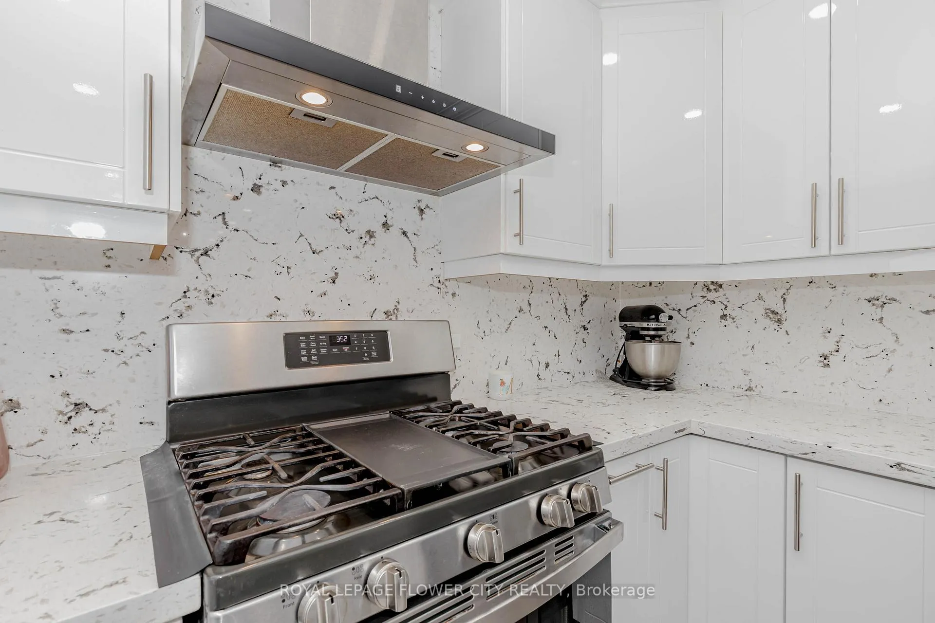 Photo 16 of 21 Fern Valley Crescent, Brampton, Sandringham-Wellington — HOMEH