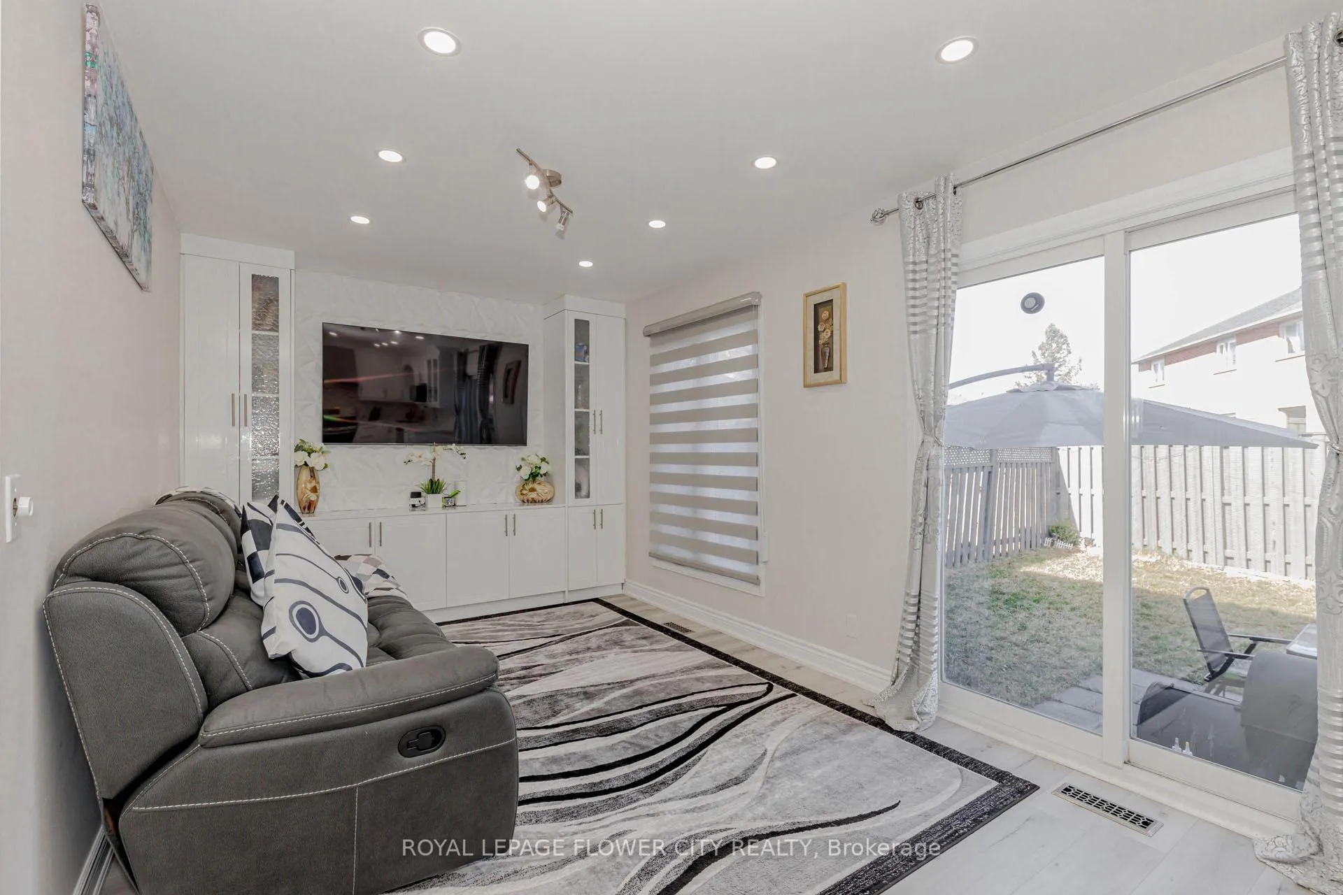 Photo 19 of 21 Fern Valley Crescent, Brampton, Sandringham-Wellington — HOMEH