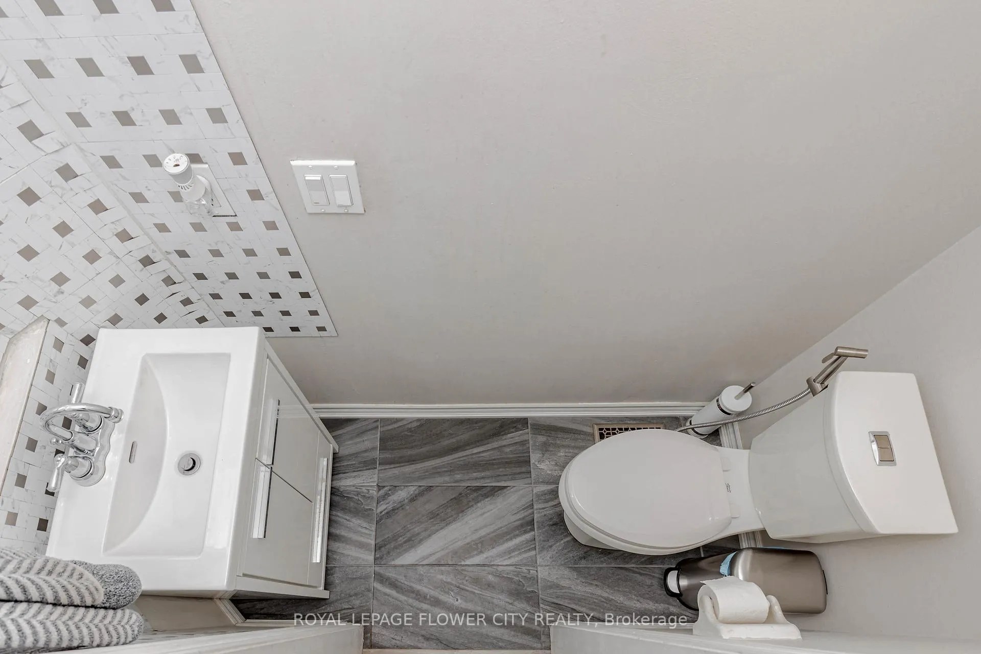 Photo 21 of 21 Fern Valley Crescent, Brampton, Sandringham-Wellington — HOMEH