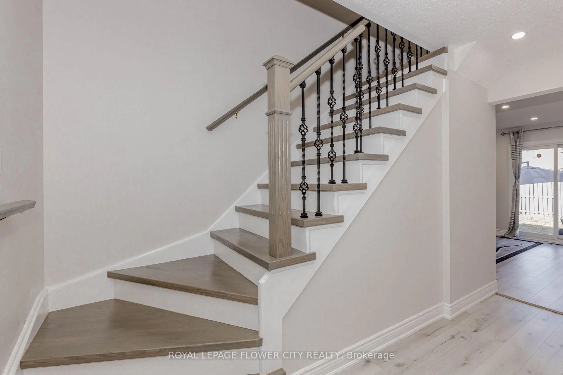 Photo 22 of 21 Fern Valley Crescent, Brampton, Sandringham-Wellington — HOMEH