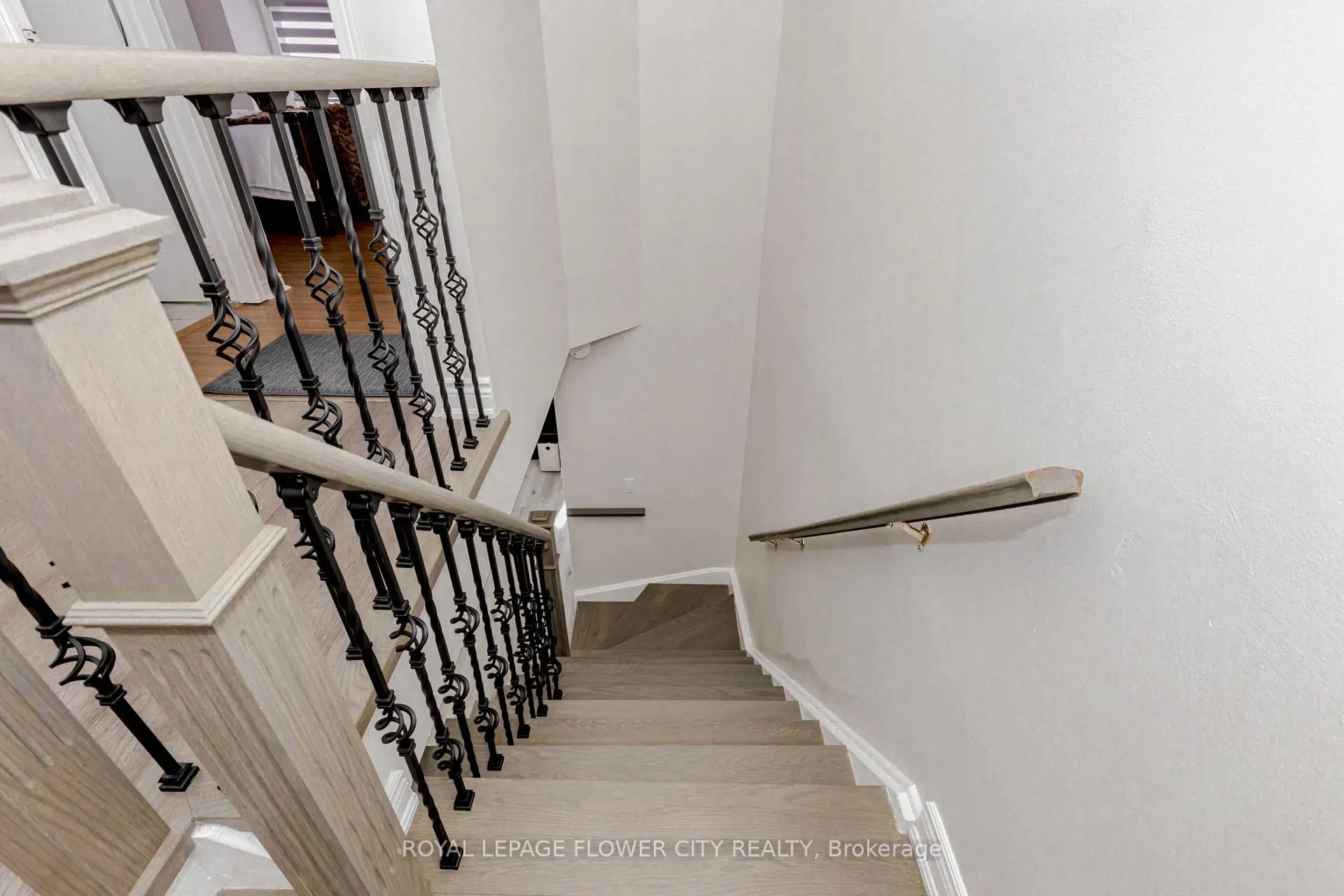 Photo 23 of 21 Fern Valley Crescent, Brampton, Sandringham-Wellington — HOMEH
