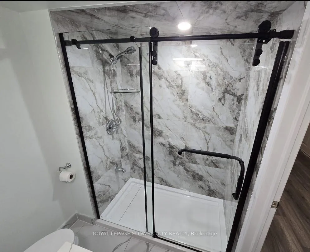 Photo 44 of 21 Fern Valley Crescent, Brampton, Sandringham-Wellington — HOMEH