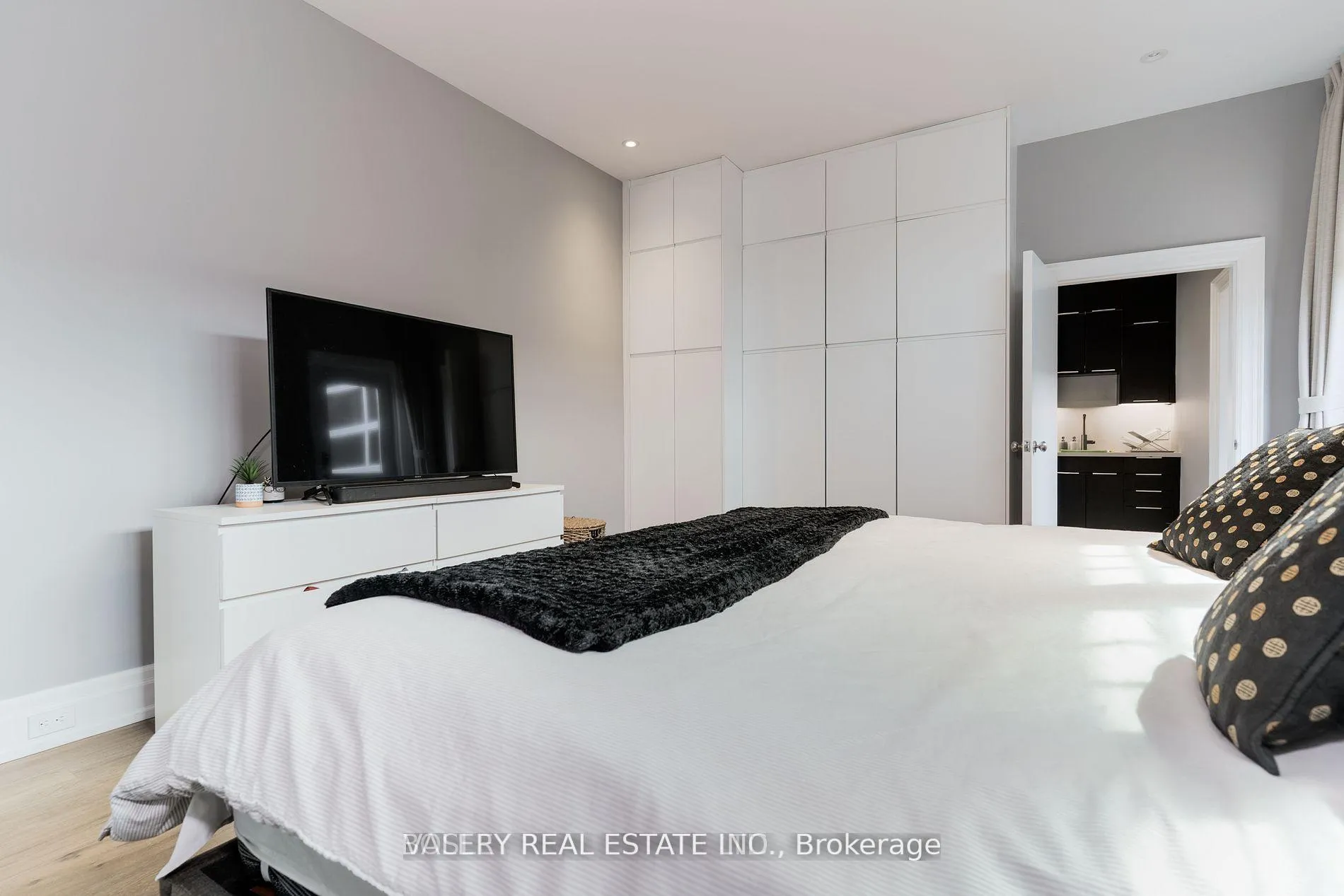Photo 24 of 42 Logan Avenue, Toronto, South Riverdale — HOMEH