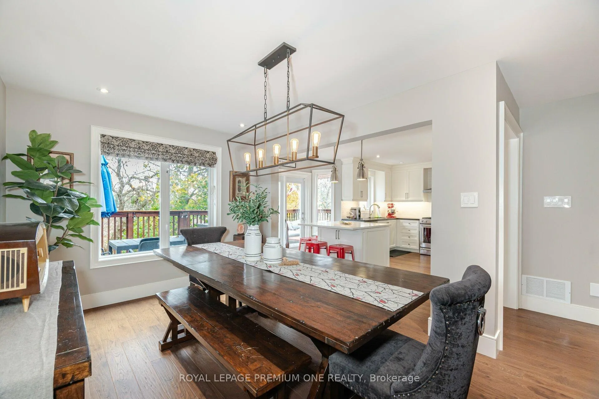Photo 8 of 27 Giotto Crescent, Vaughan, Maple — HOMEH