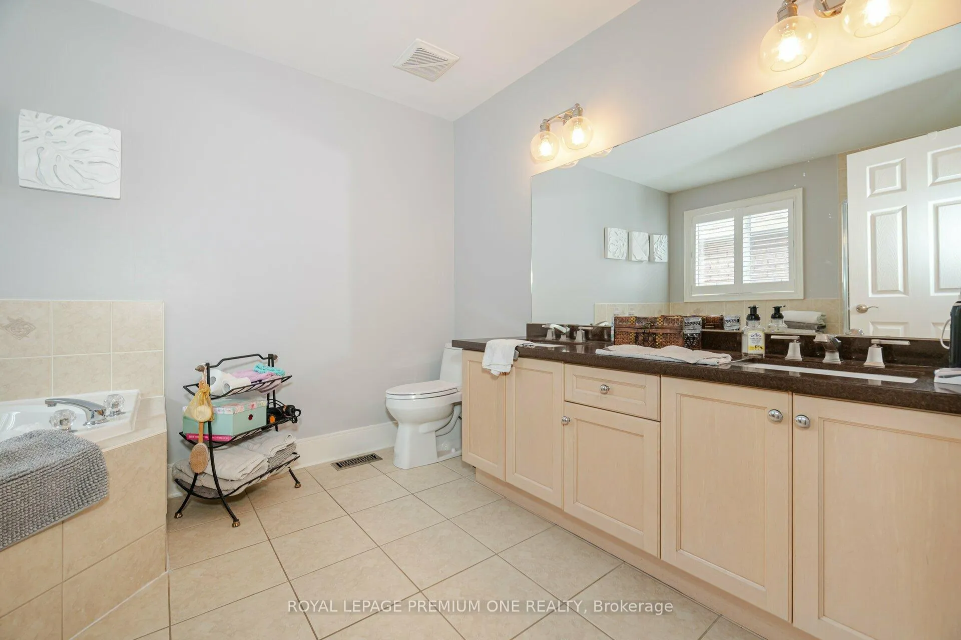 Photo 20 of 27 Giotto Crescent, Vaughan, Maple — HOMEH