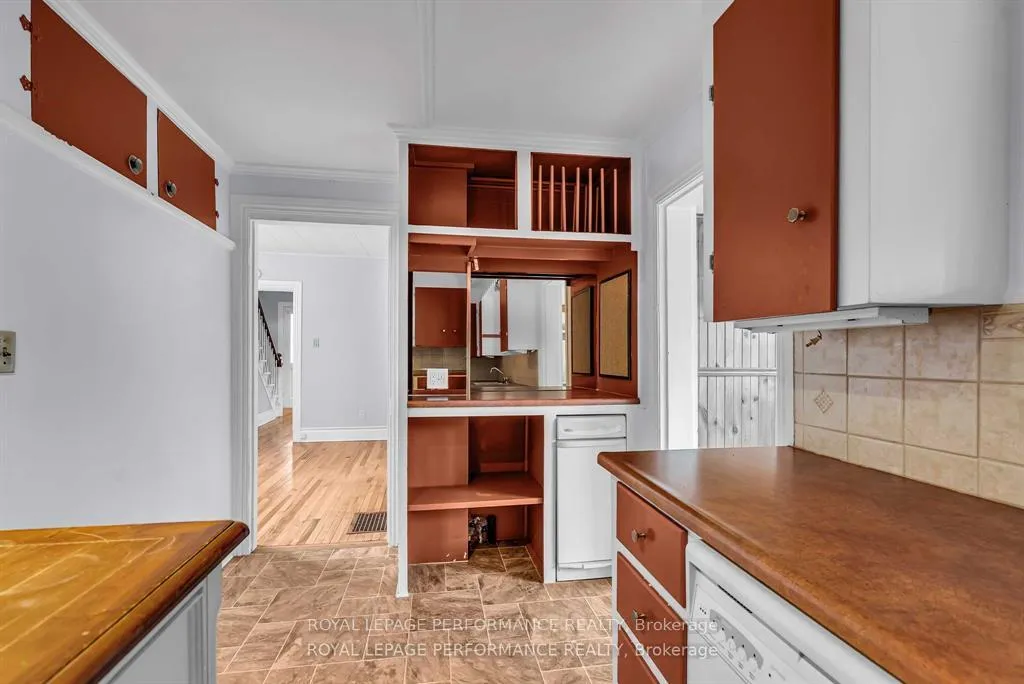 Photo 17 of 115 Fifth Street E, Cornwall — HOMEH