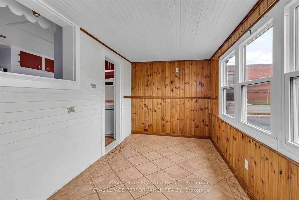 Photo 20 of 115 Fifth Street E, Cornwall — HOMEH