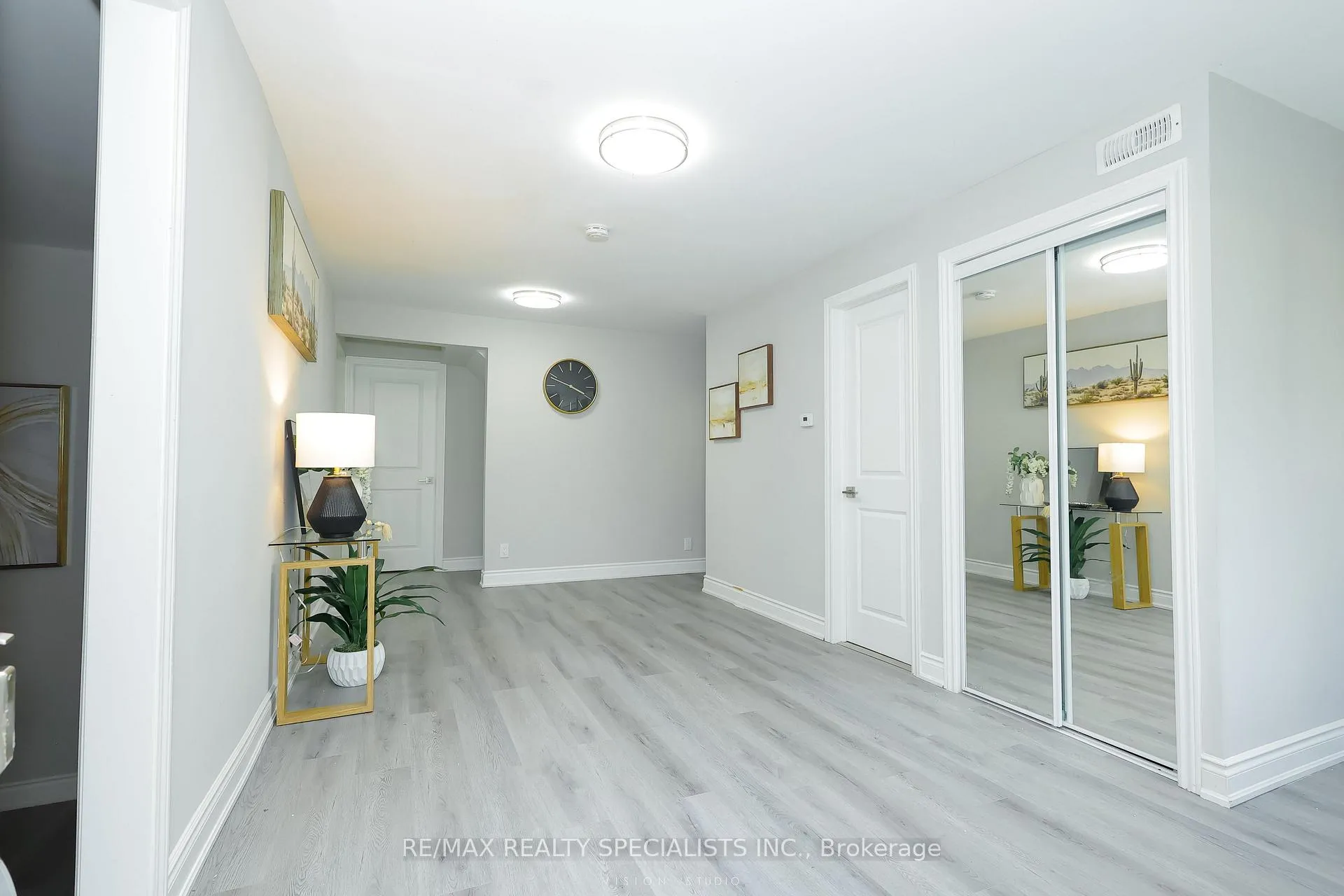 Photo 7 of 7020 Dunn Street, Niagara Falls, Arad/Fallsview — HOMEH