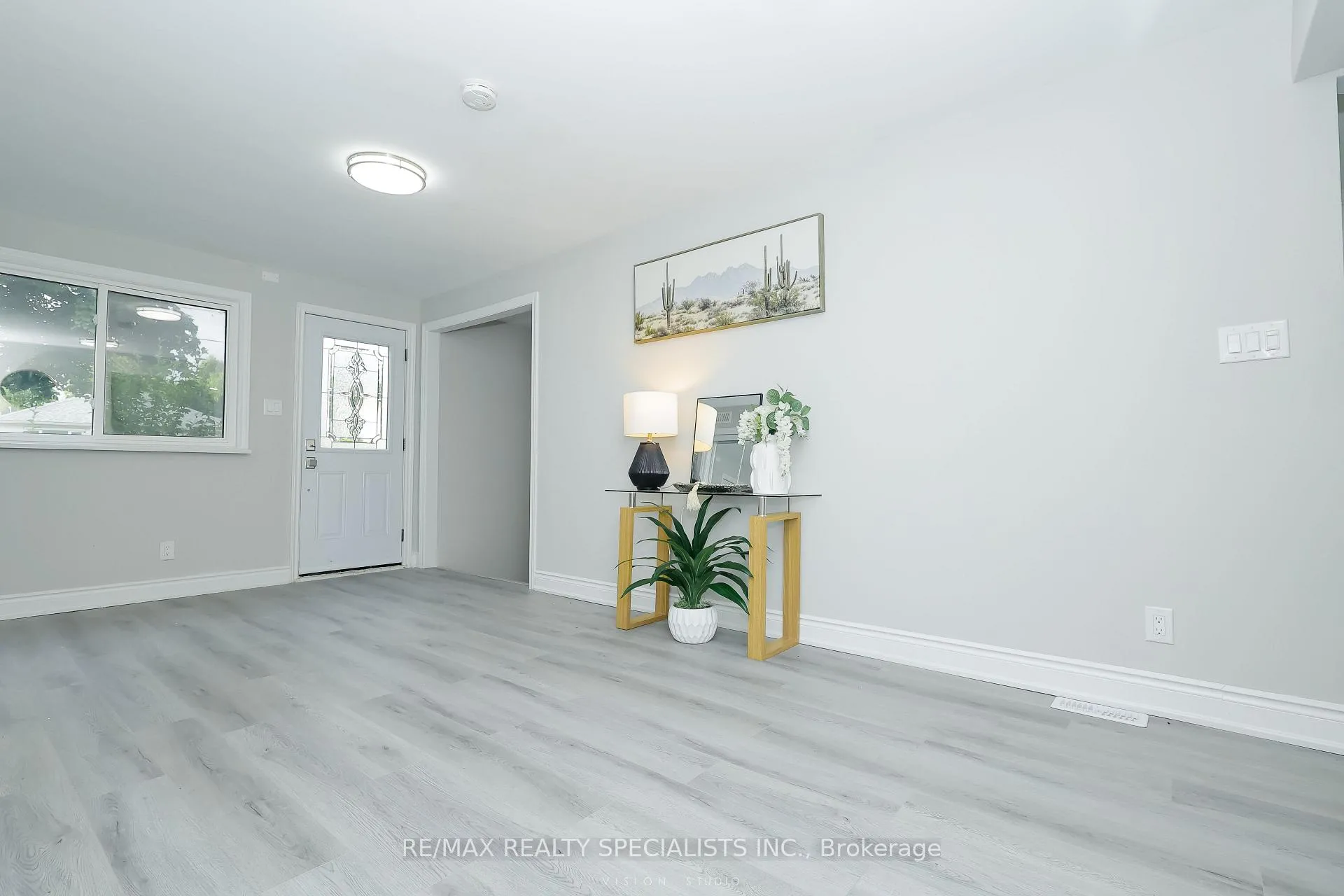 Photo 9 of 7020 Dunn Street, Niagara Falls, Arad/Fallsview — HOMEH