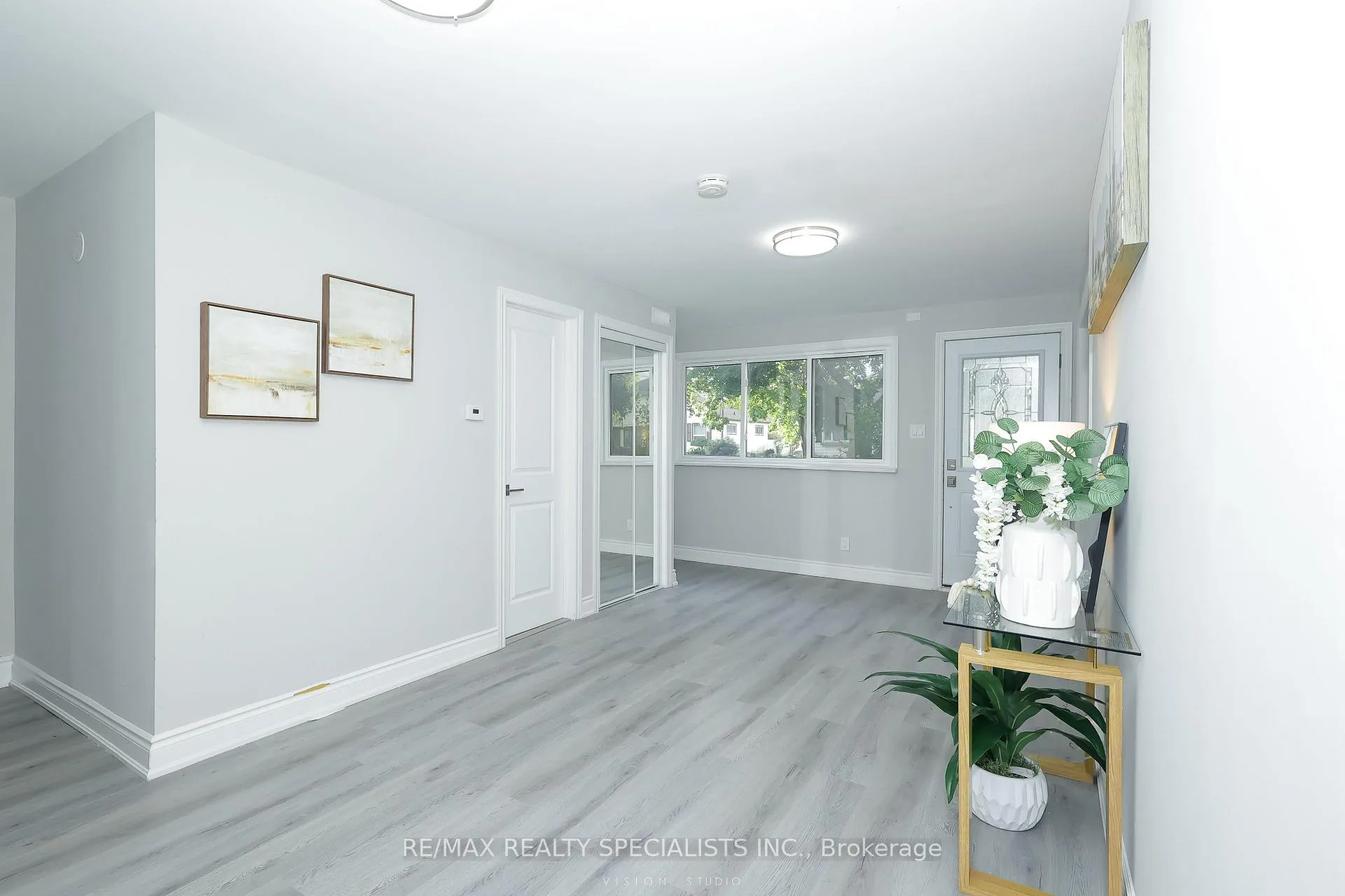 Photo 10 of 7020 Dunn Street, Niagara Falls, Arad/Fallsview — HOMEH
