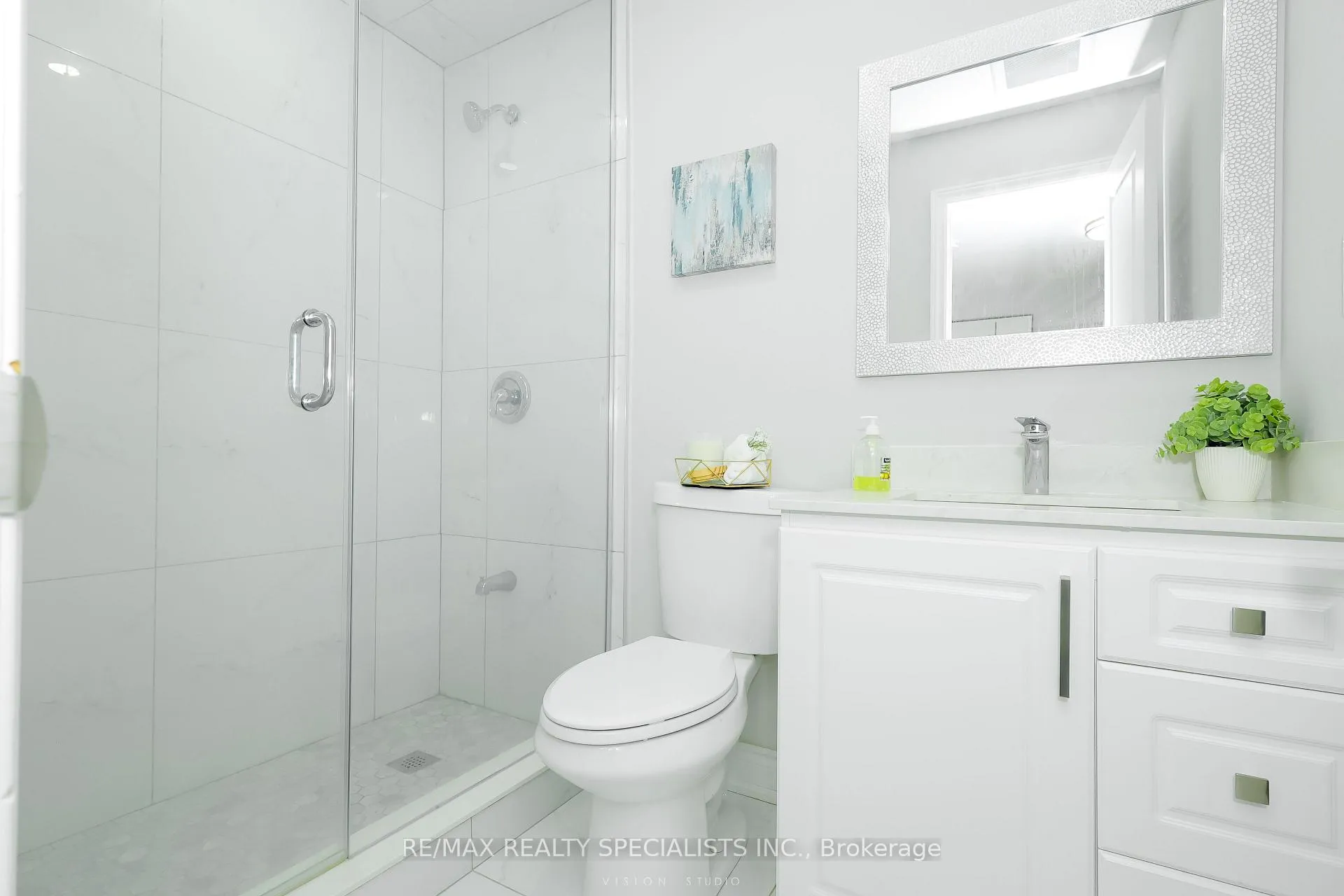 Photo 13 of 7020 Dunn Street, Niagara Falls, Arad/Fallsview — HOMEH