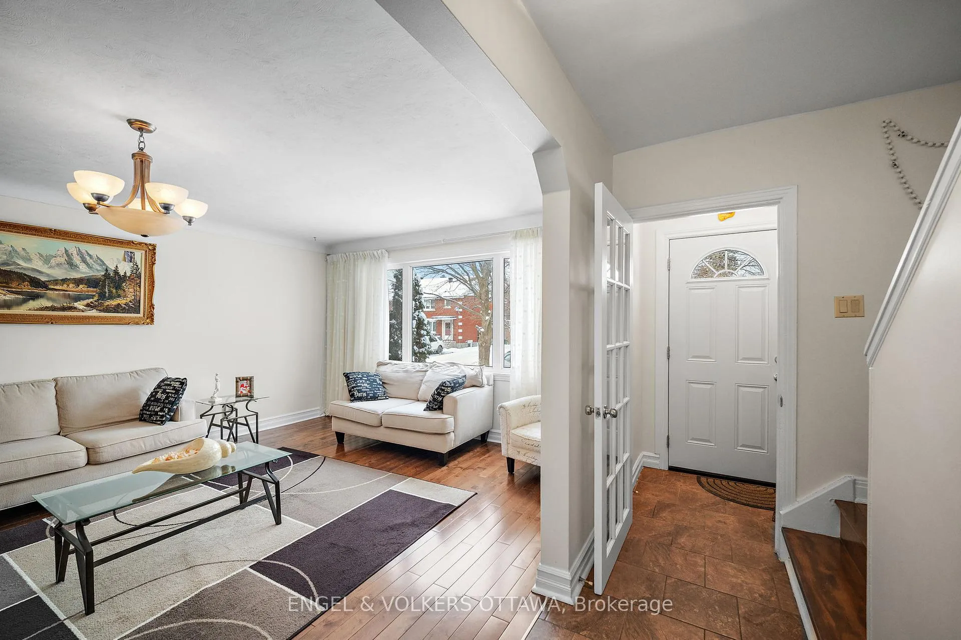 Photo 2 of 1044 Aldea Avenue, Ottawa, Billings Bridge — HOMEH