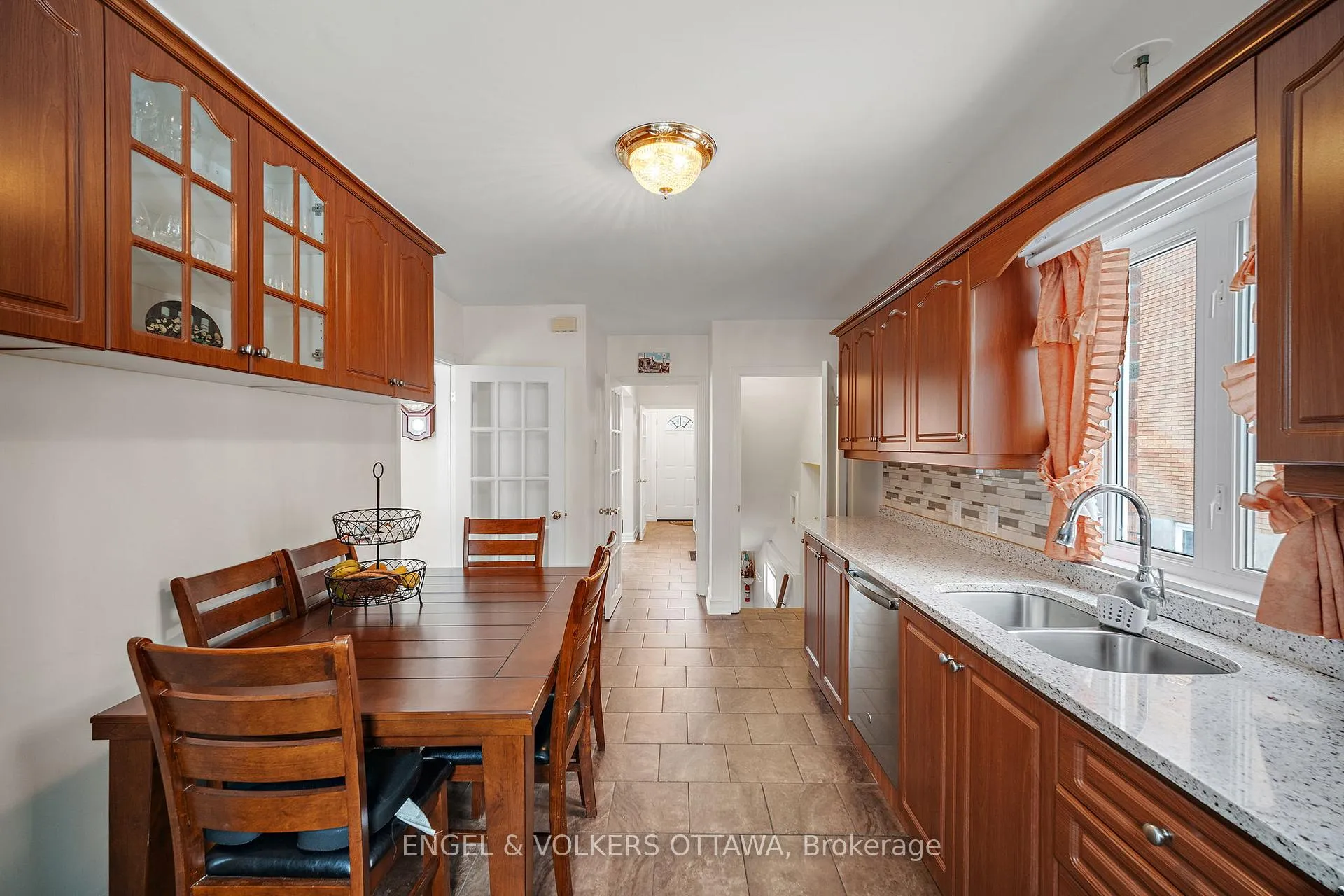 Photo 7 of 1044 Aldea Avenue, Ottawa, Billings Bridge — HOMEH