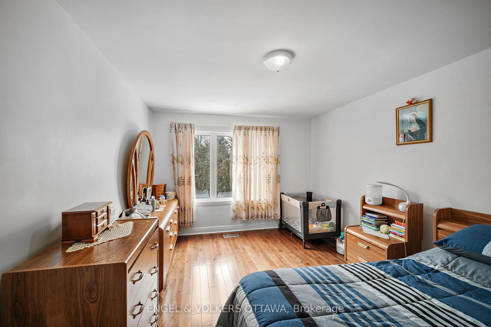 Photo 12 of 1044 Aldea Avenue, Ottawa, Billings Bridge — HOMEH