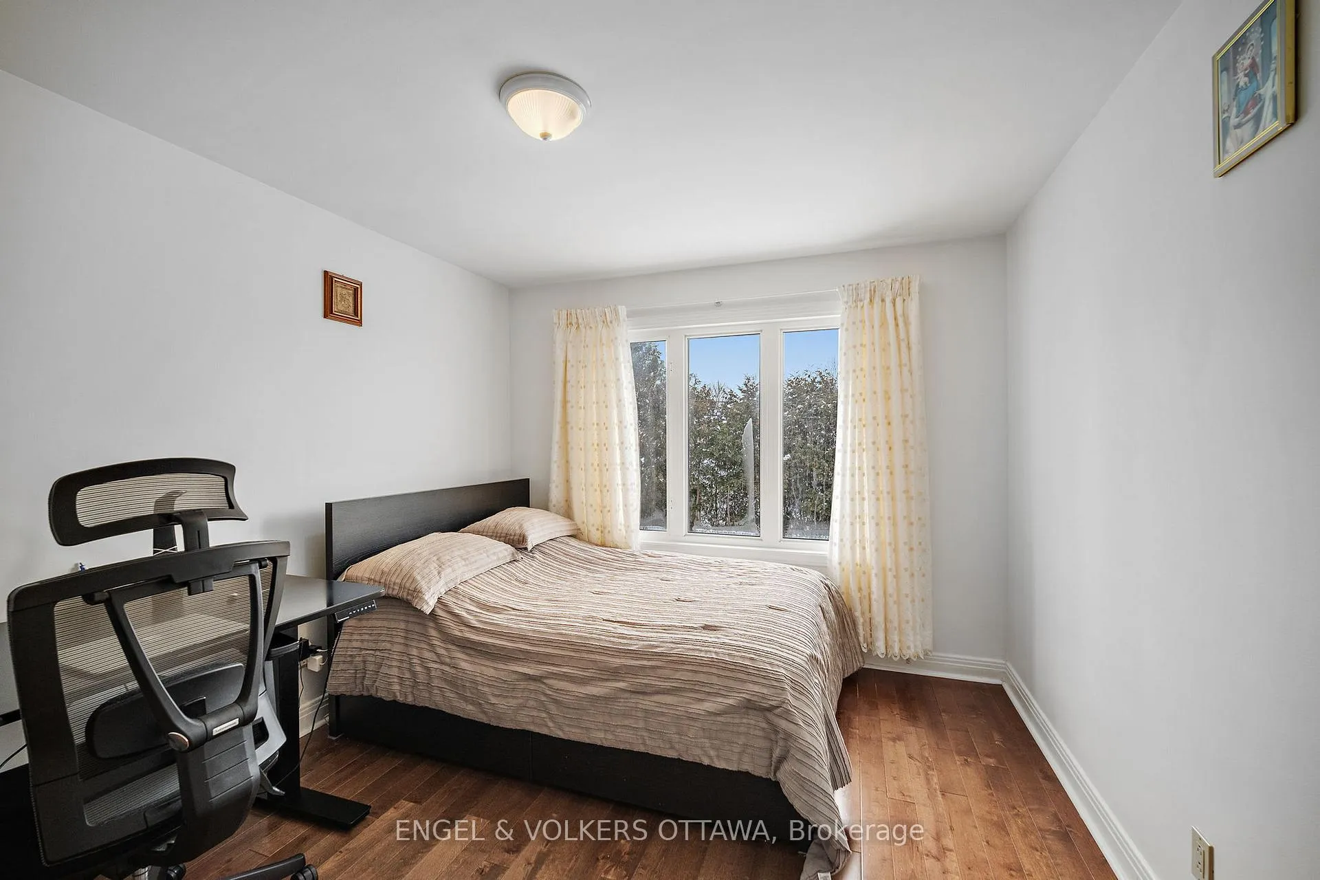 Photo 14 of 1044 Aldea Avenue, Ottawa, Billings Bridge — HOMEH
