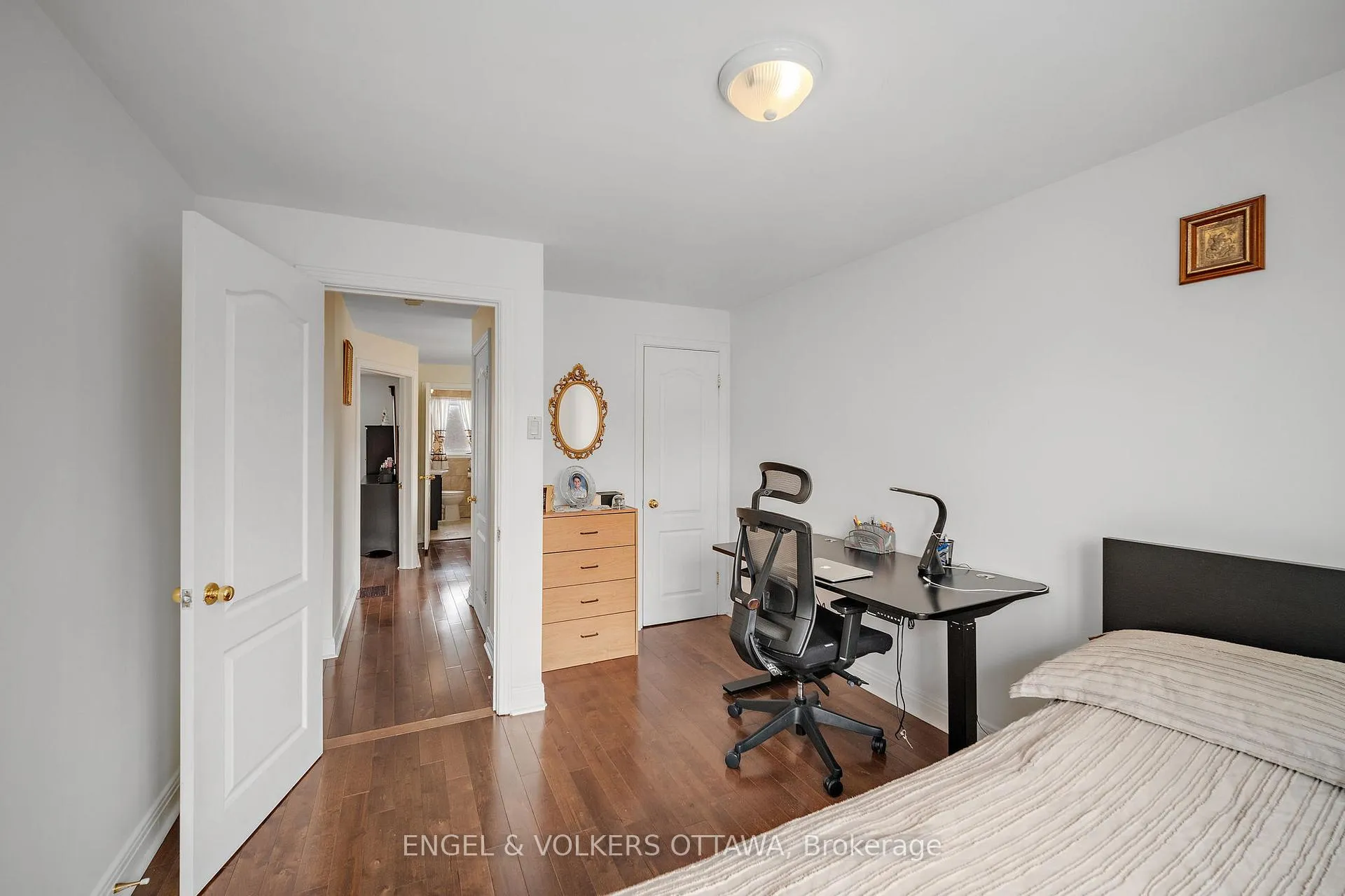 Photo 15 of 1044 Aldea Avenue, Ottawa, Billings Bridge — HOMEH