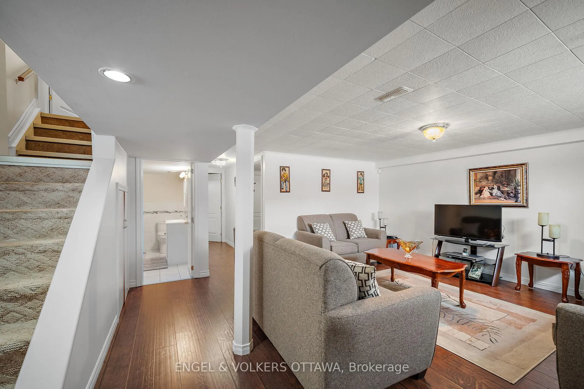 Photo 17 of 1044 Aldea Avenue, Ottawa, Billings Bridge — HOMEH