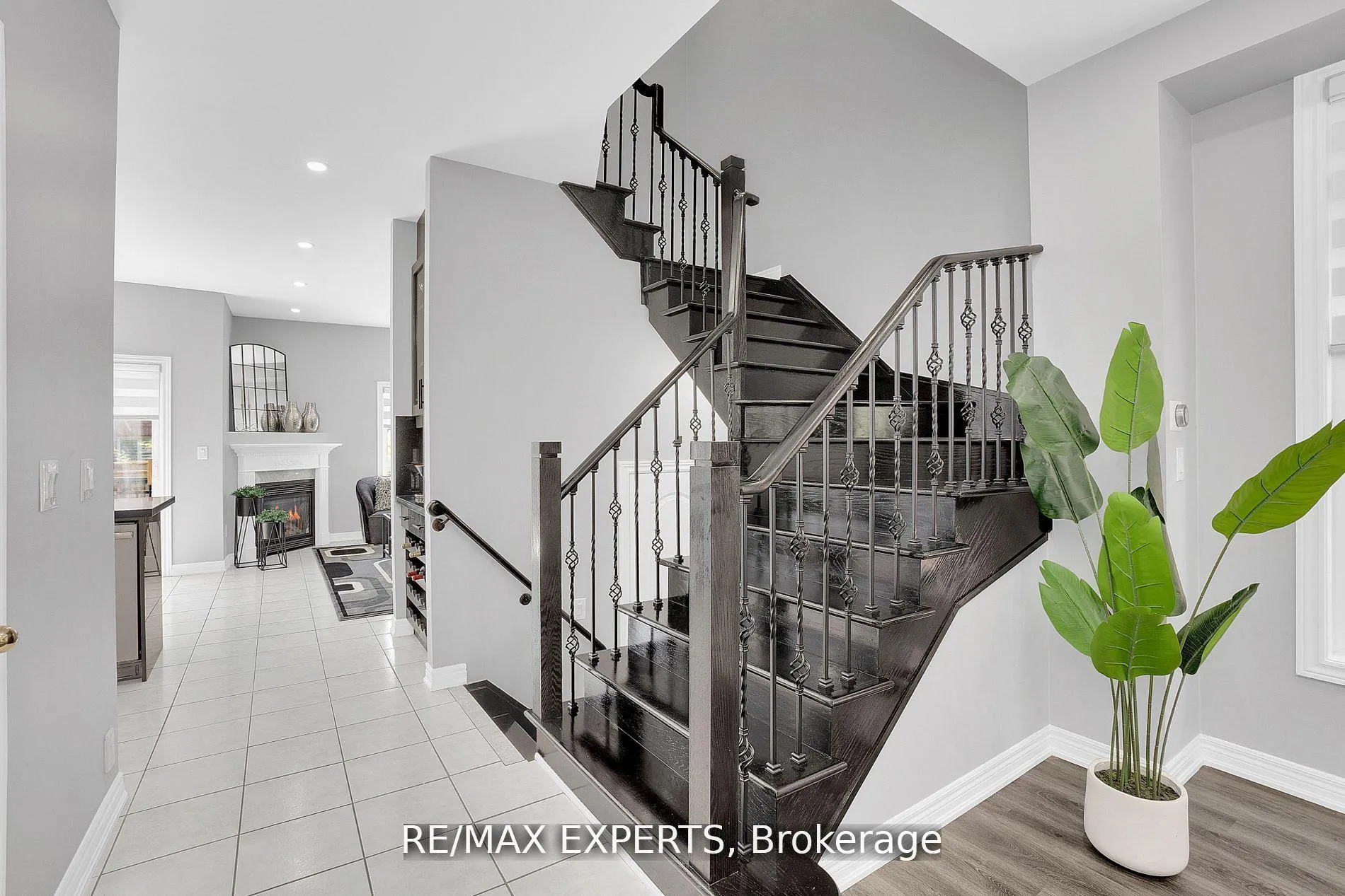 Photo 8 of 138 Moraine Drive, Vaughan, Vellore Village — HOMEH