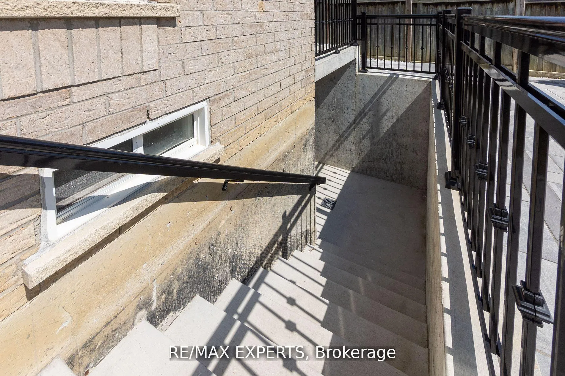Photo 37 of 138 Moraine Drive, Vaughan, Vellore Village — HOMEH
