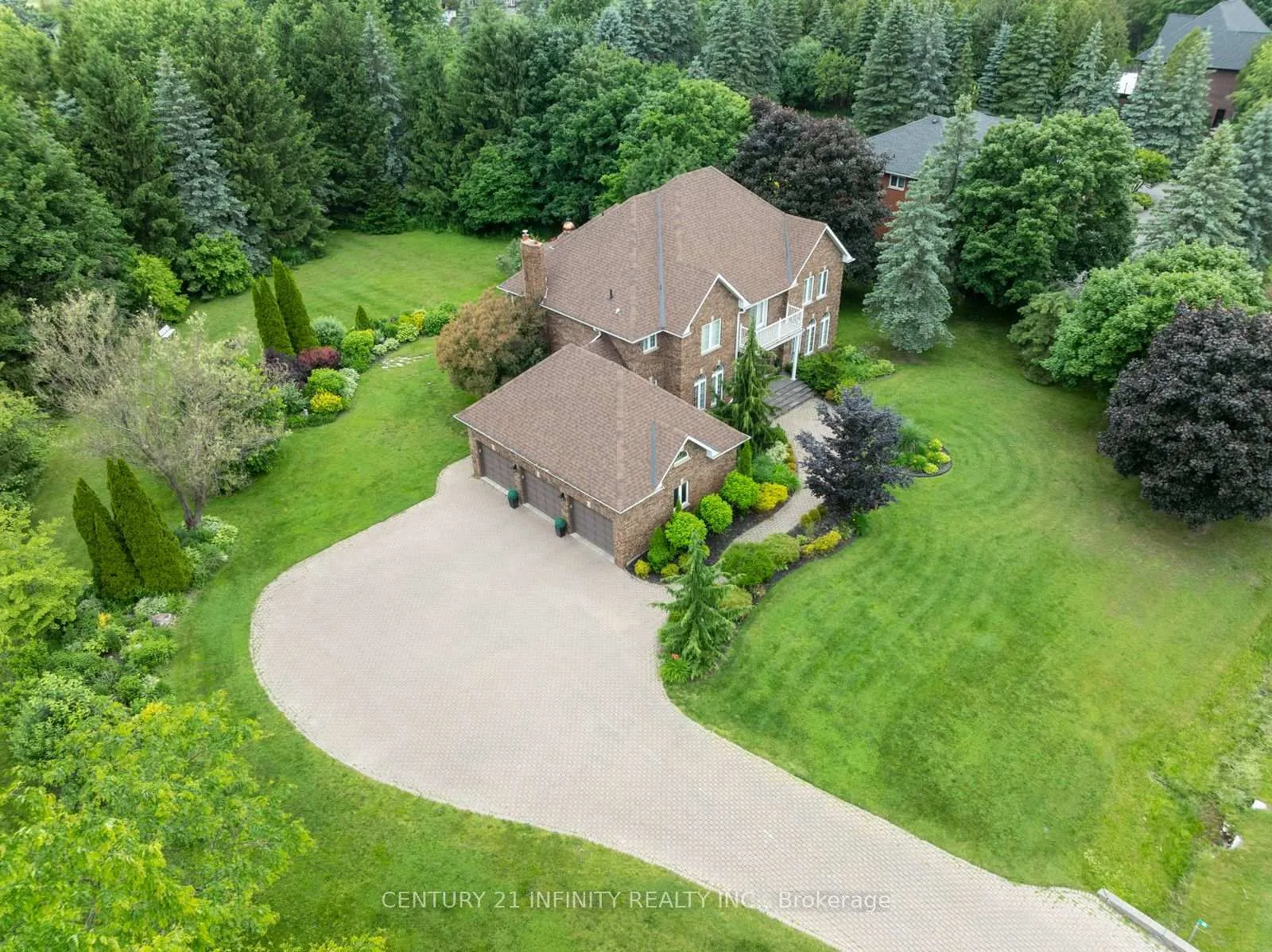 Photo 3 of 10 Prince Rupert Drive, Clarington, Courtice — HOMEH