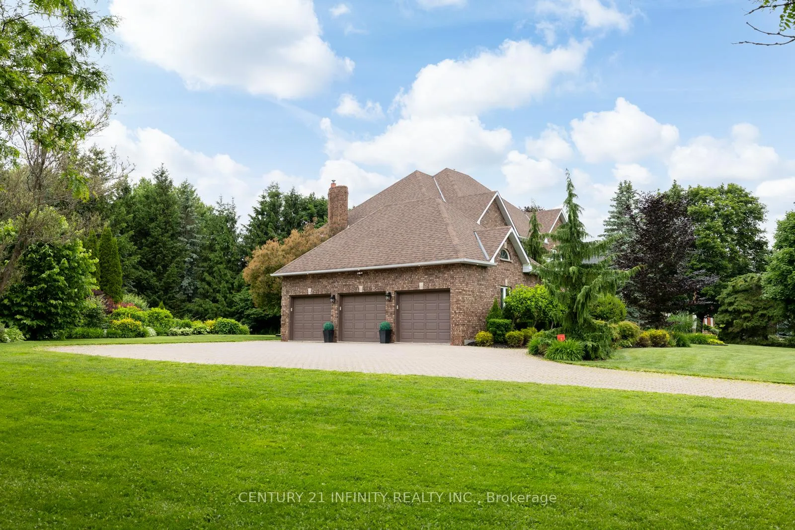 Photo 5 of 10 Prince Rupert Drive, Clarington, Courtice — HOMEH