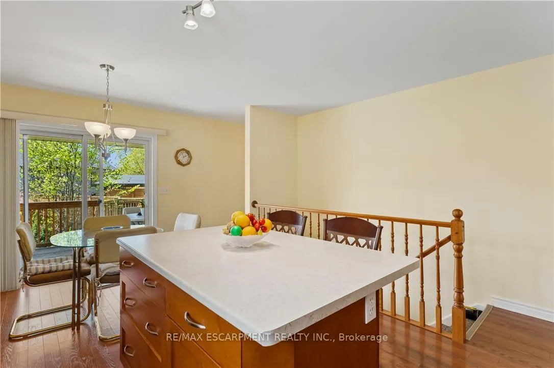 Photo 12 of 8 Mason Drive, Pelham, Fonthill — HOMEH