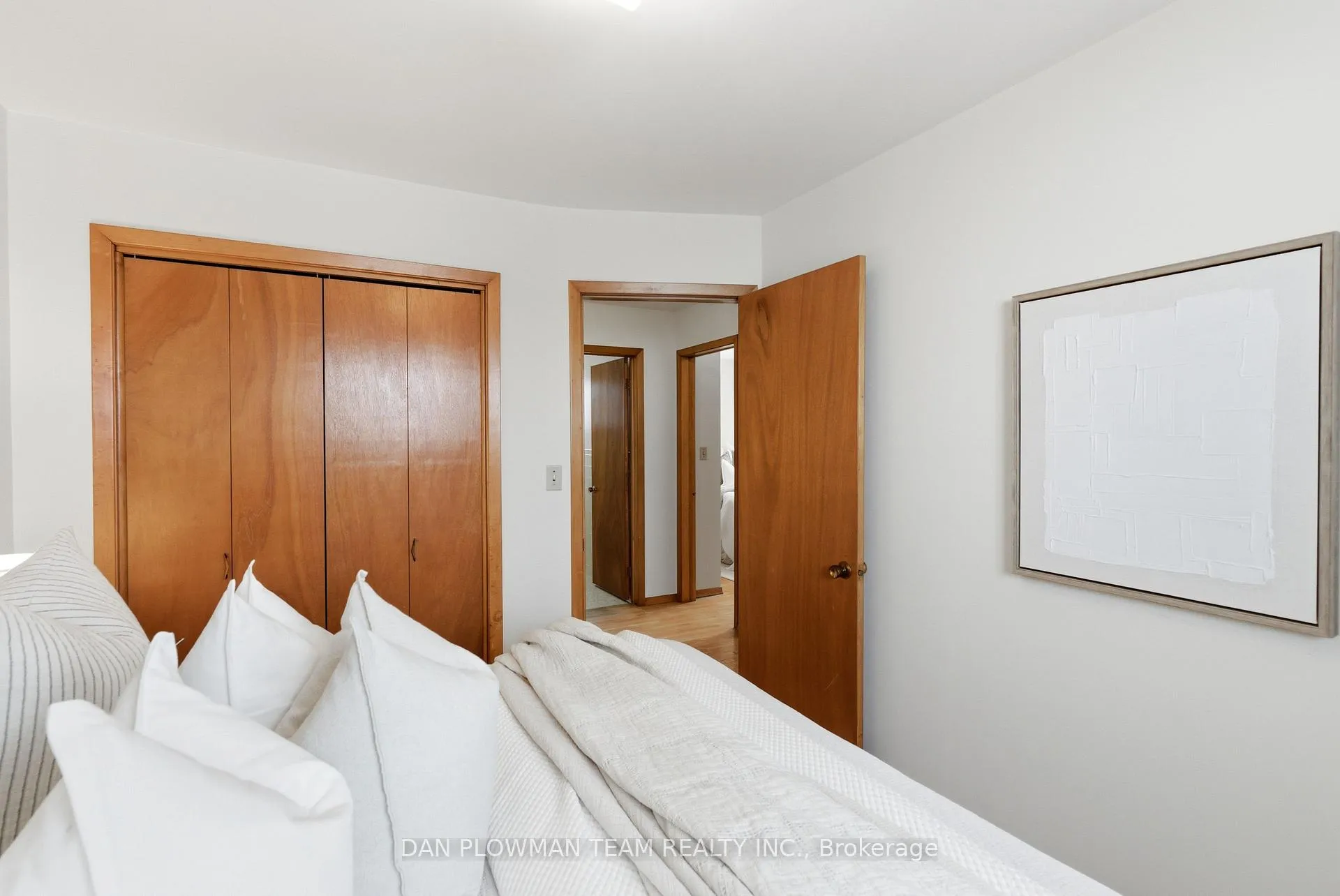 Photo 24 of 268 Nipigon Street, Oshawa, McLaughlin — HOMEH