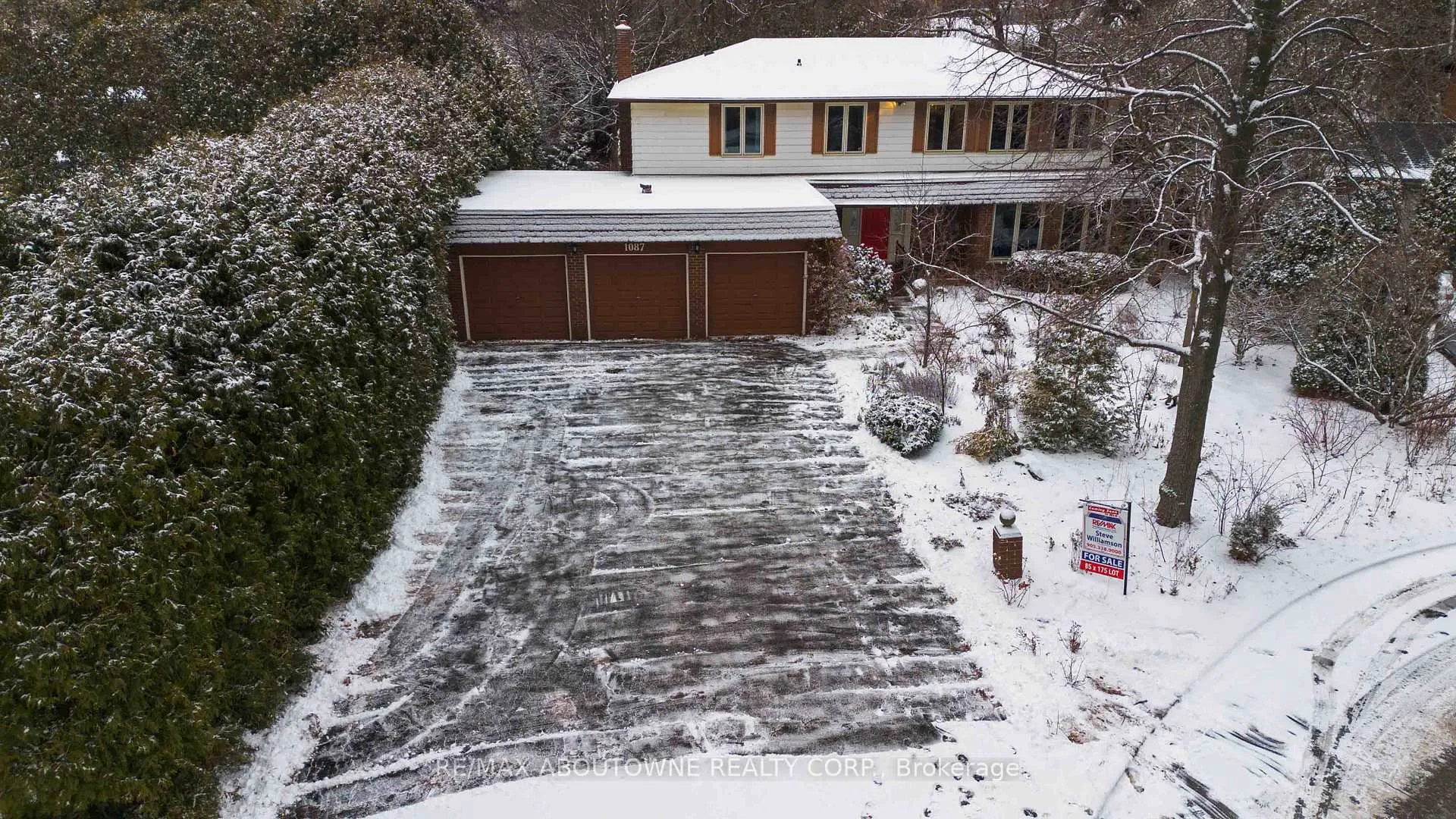 Front of 1087 Tanglewood Court