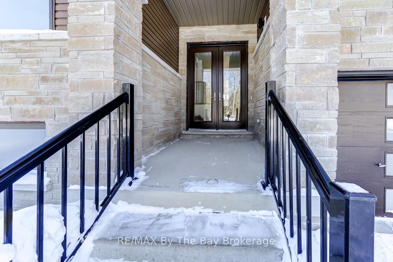 Photo 2 of 170 Mapleside Drive, Wasaga Beach — HOMEH