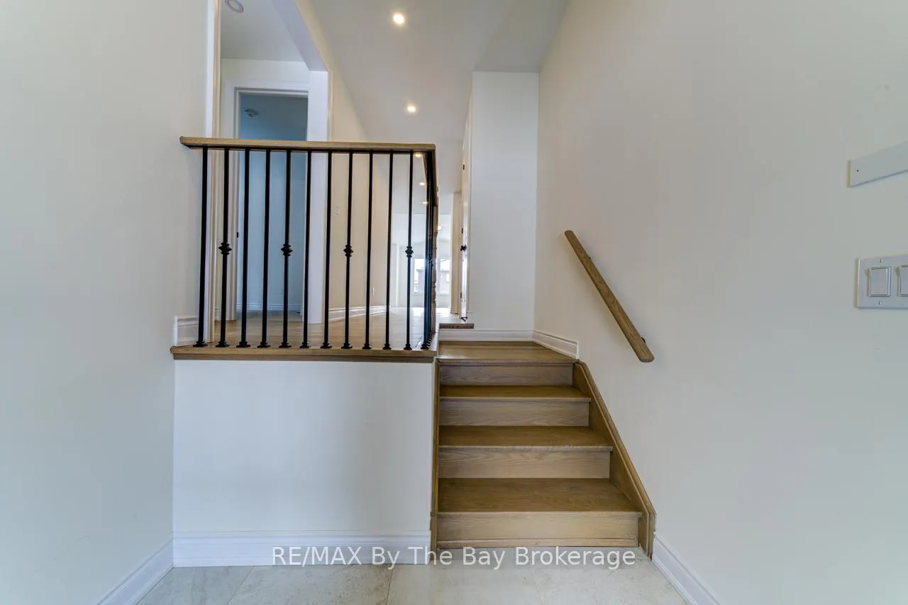 Photo 4 of 170 Mapleside Drive, Wasaga Beach — HOMEH