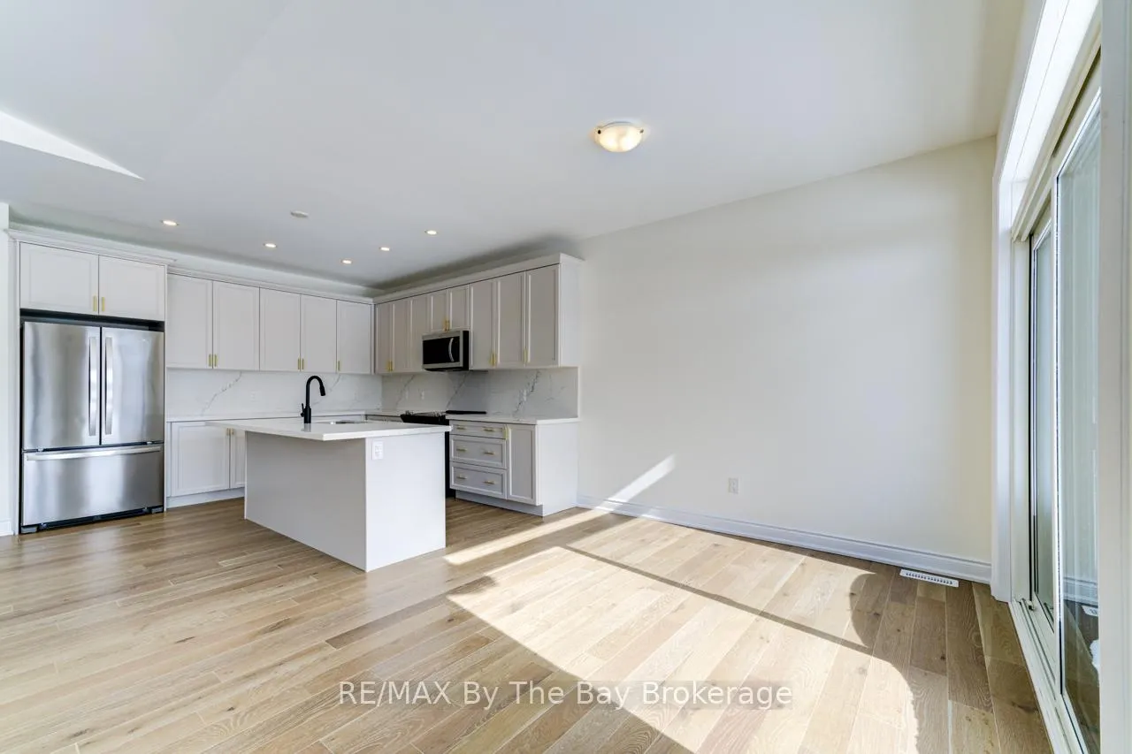 Photo 11 of 170 Mapleside Drive, Wasaga Beach — HOMEH