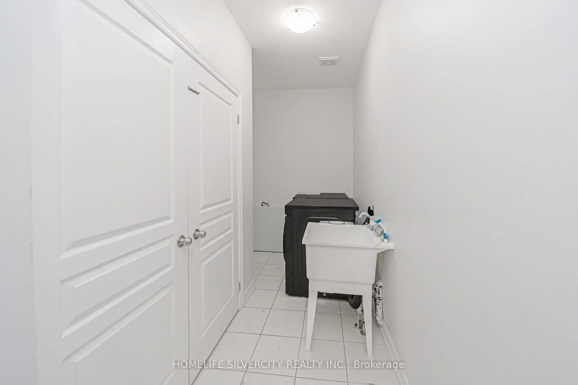Photo 17 of 373 Robert Parkinson Drive, Brampton, Northwest Brampton — HOMEH