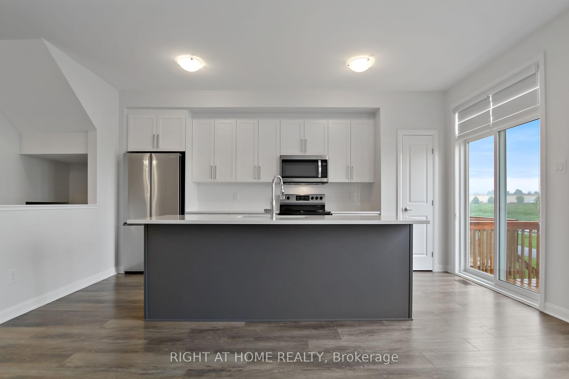 Photo 11 of 651 Hamsa Street, Ottawa, Barrhaven - Heritage Park — HOMEH
