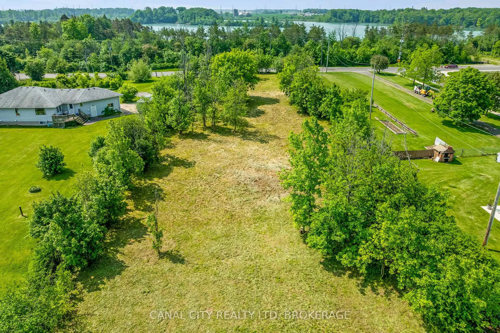 Photo 3 of 1972 Decew Road, Thorold, Confederation Heights — HOMEH