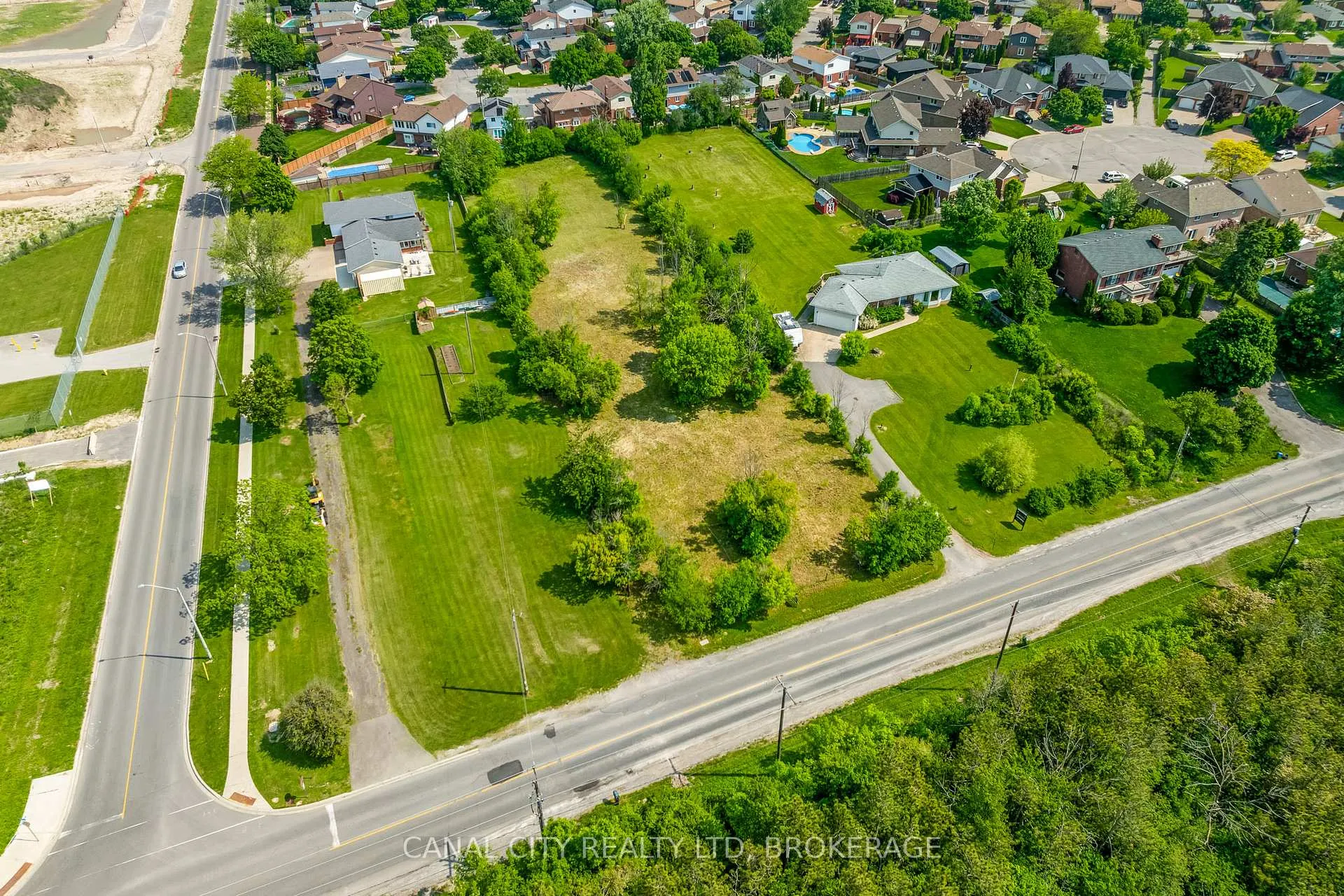 Photo 15 of 1972 Decew Road, Thorold, Confederation Heights — HOMEH