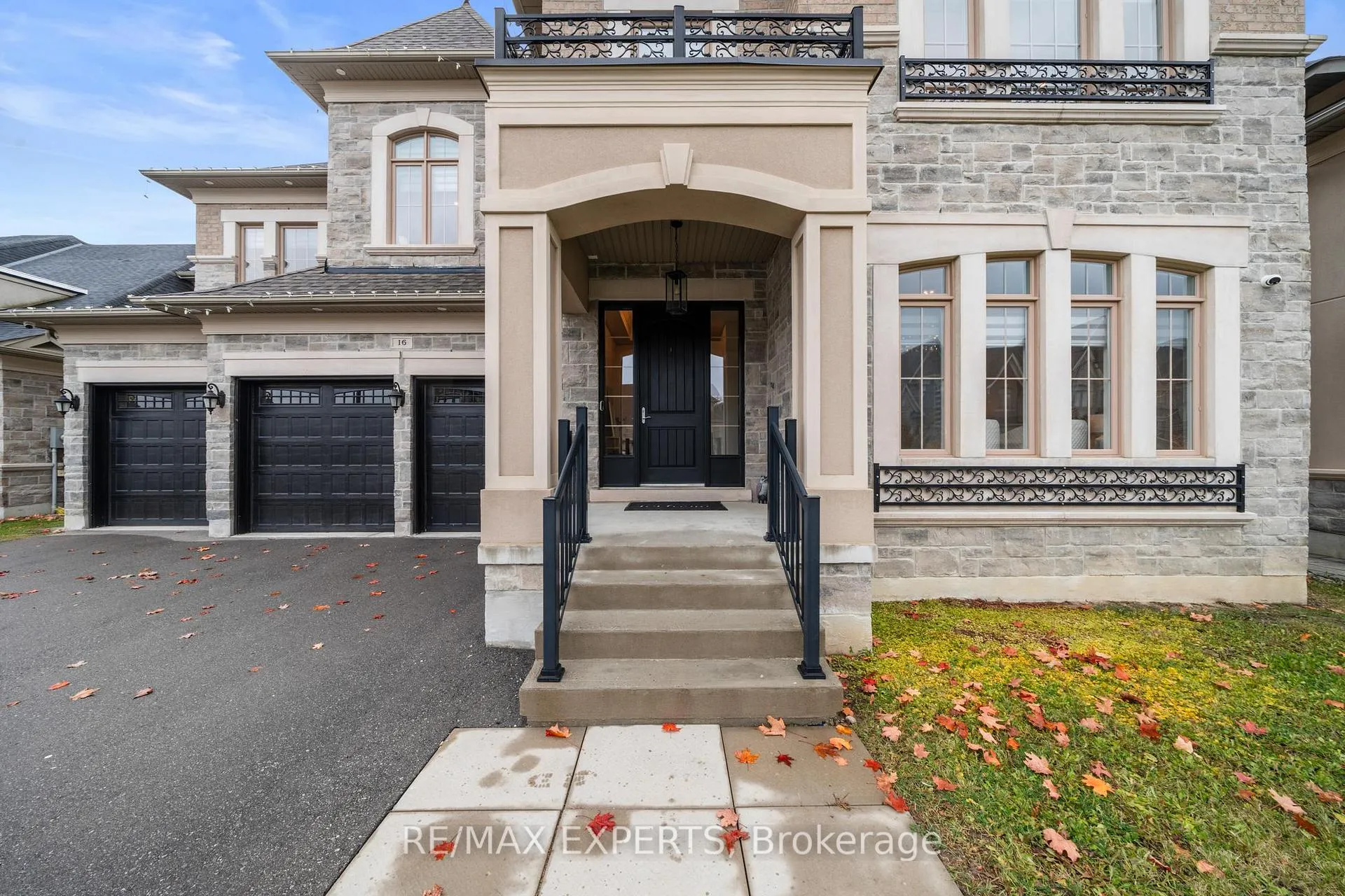 Photo 6 of 16 Raymond Love Court, King, King City — HOMEH