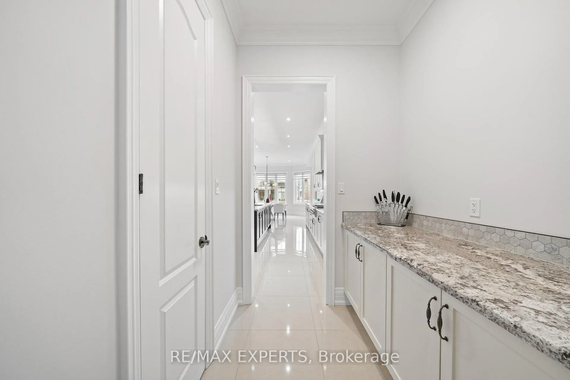 Photo 23 of 16 Raymond Love Court, King, King City — HOMEH